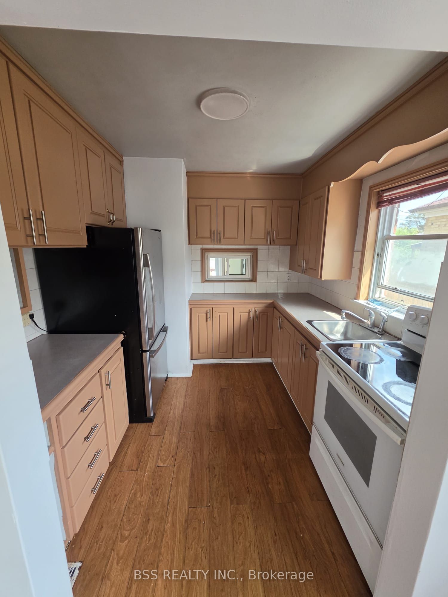 88 Southampton Drive Property Photo 6