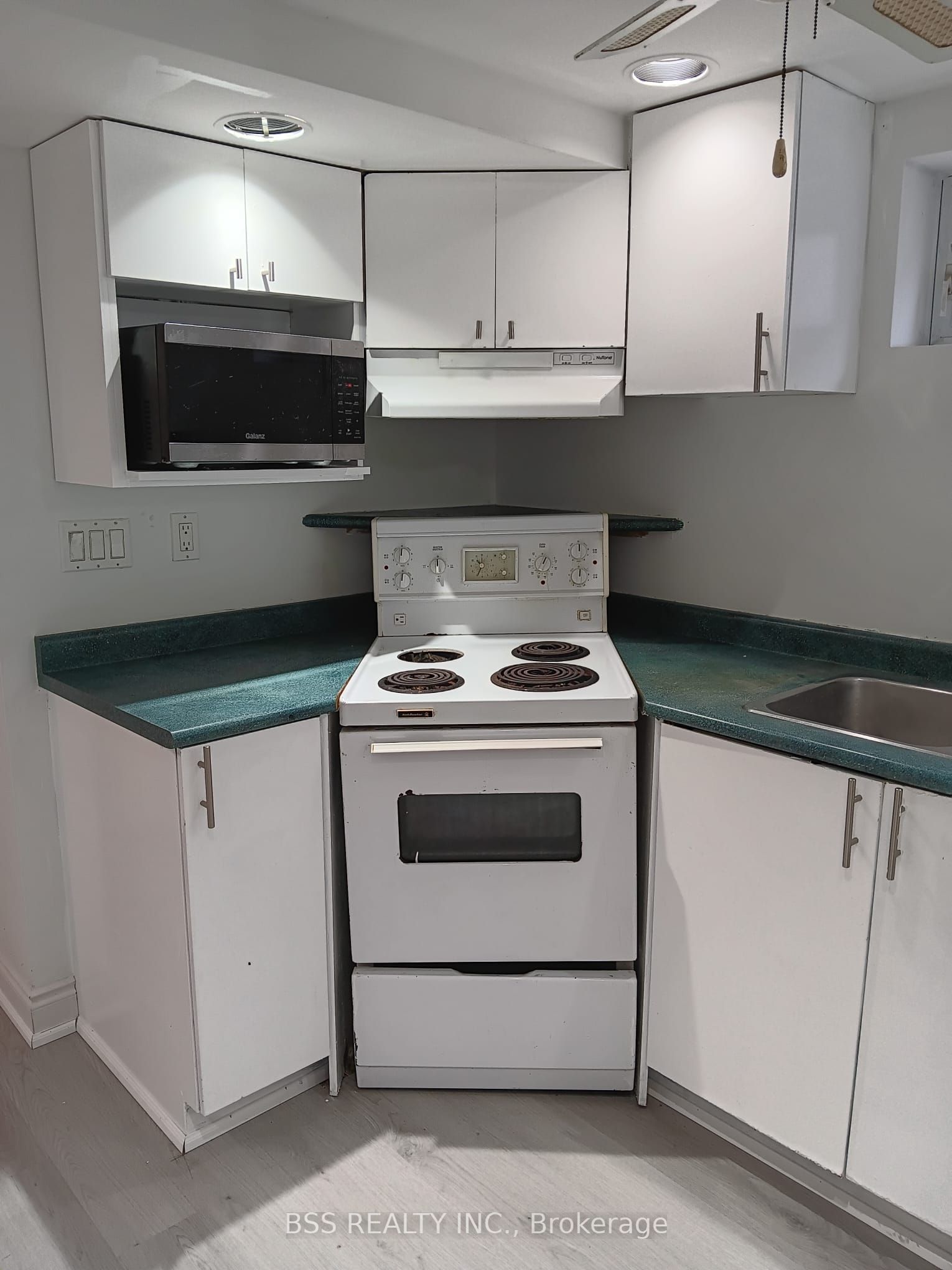 88 Southampton Drive Property Photo 7