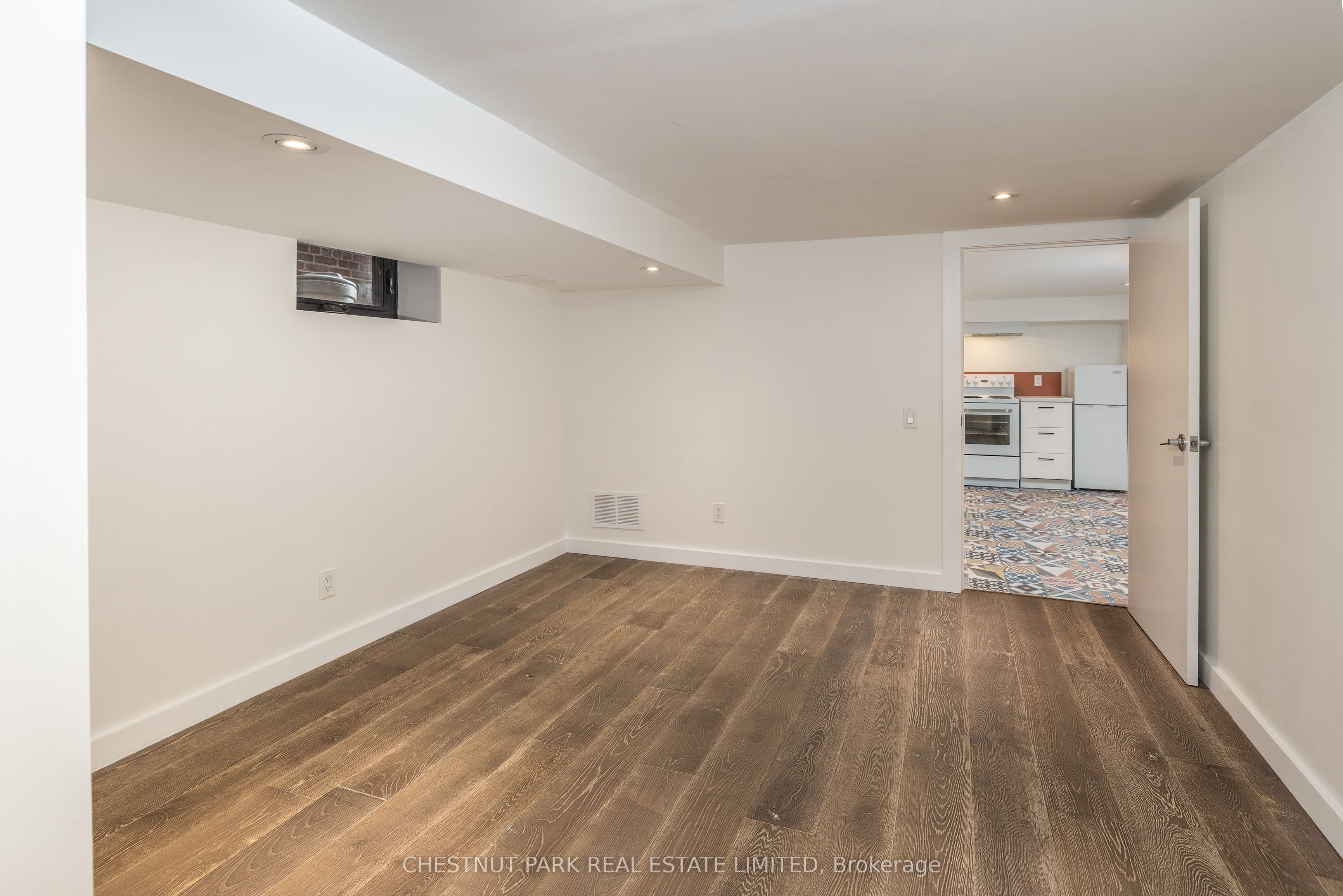 1654 Gerrard Street E Lower Level Property Photo 14