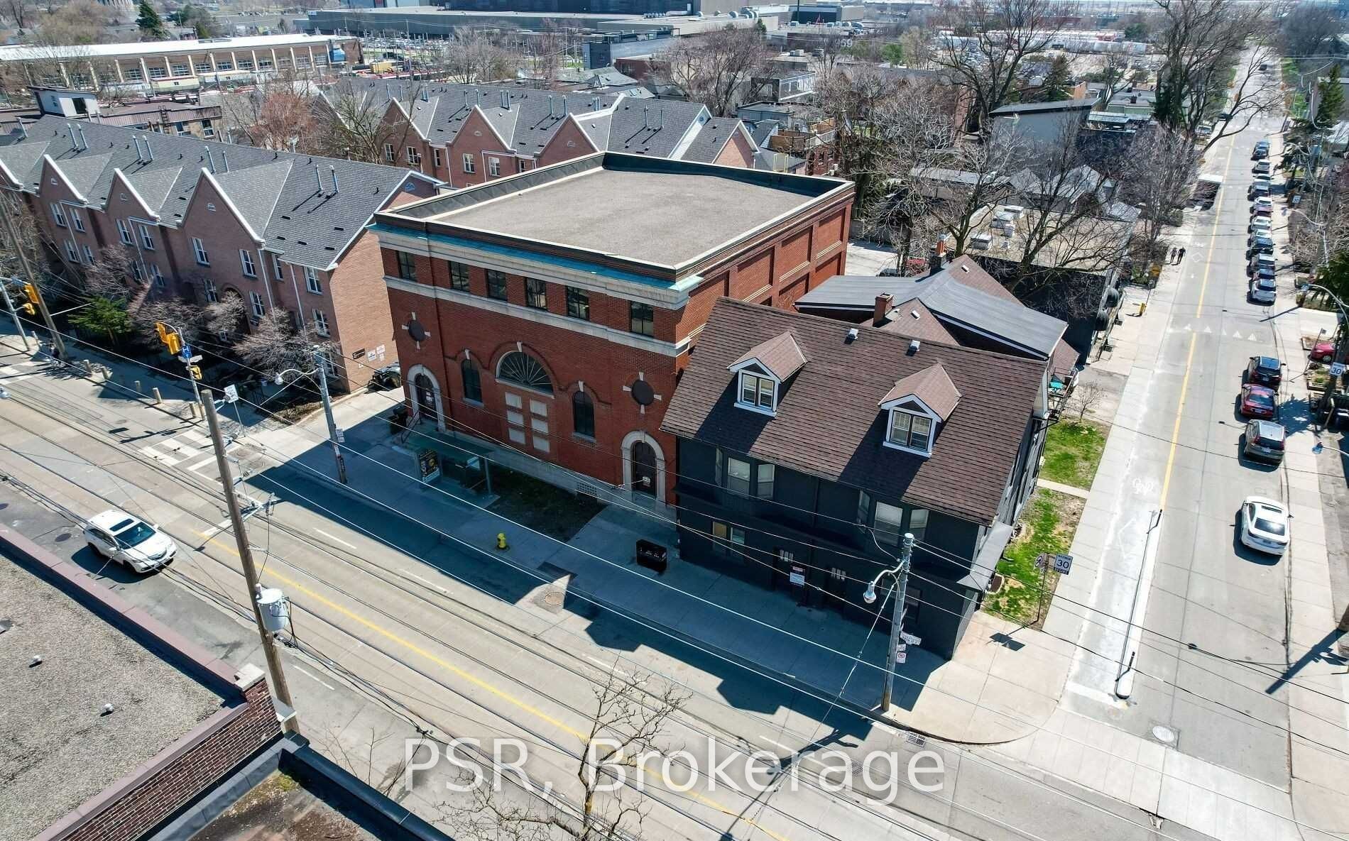 1349/1351 Queen Street E Property Photo 8