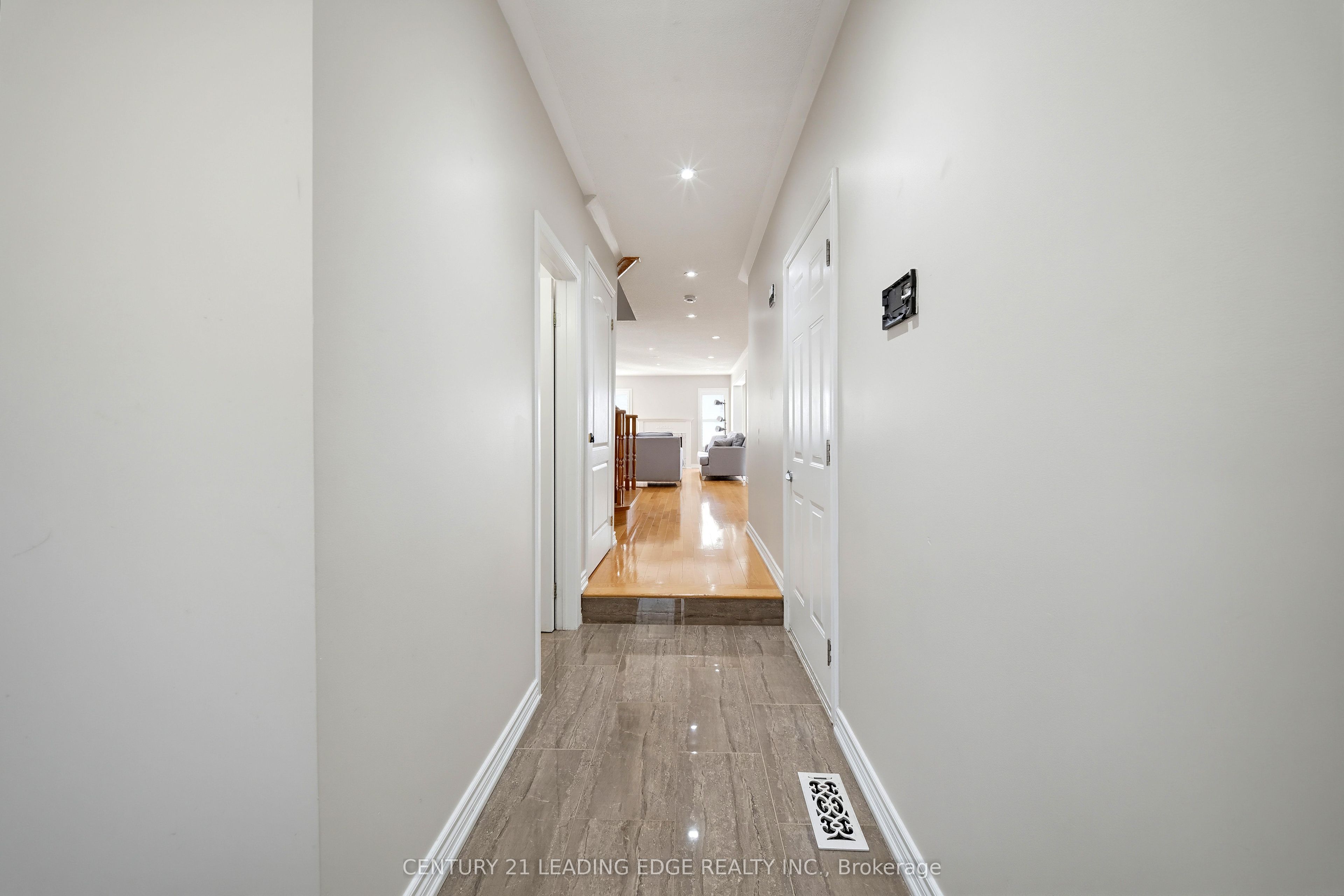13 Boulderbrook Drive Property Photo 7