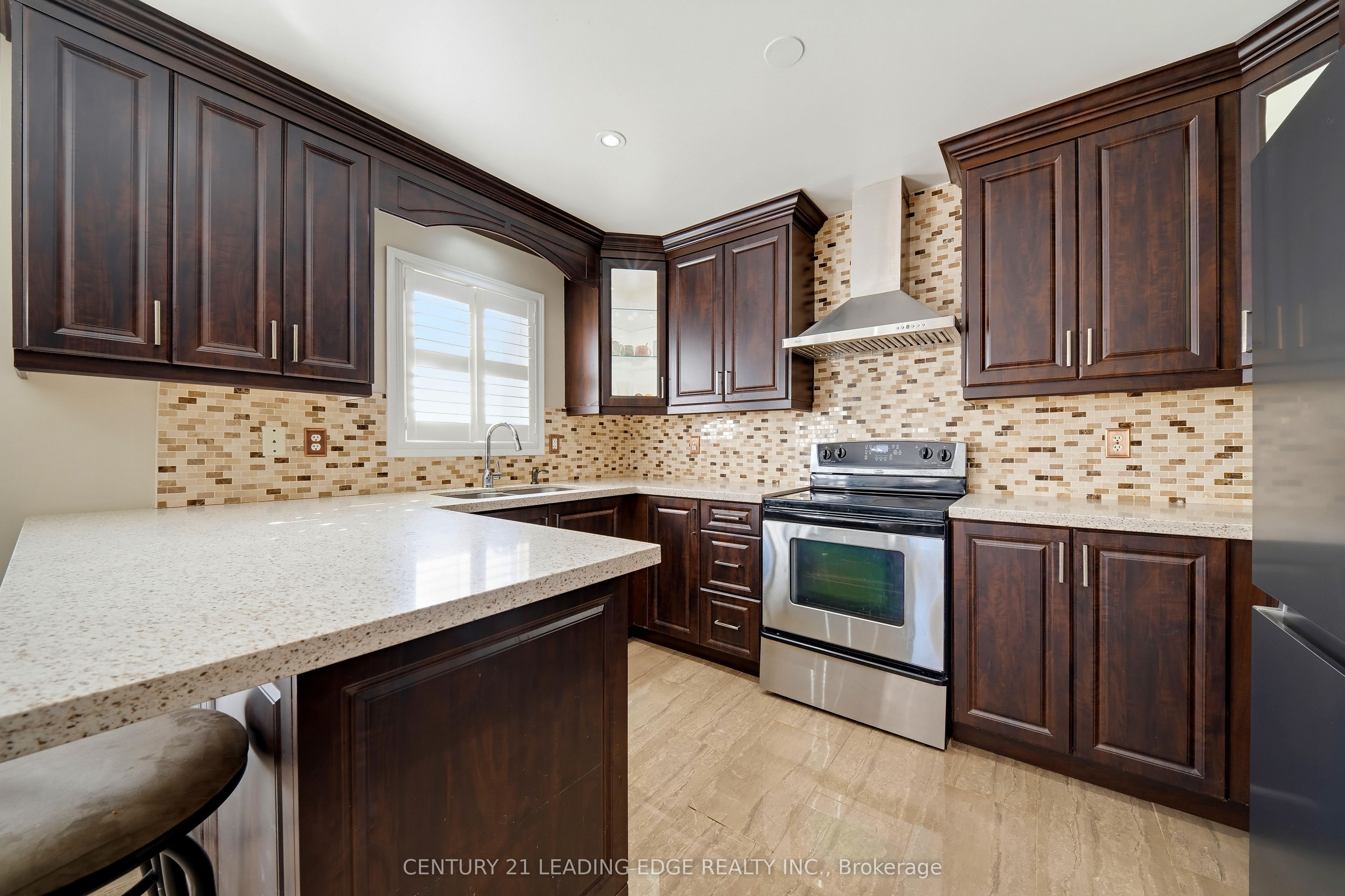13 Boulderbrook Drive Property Photo 11