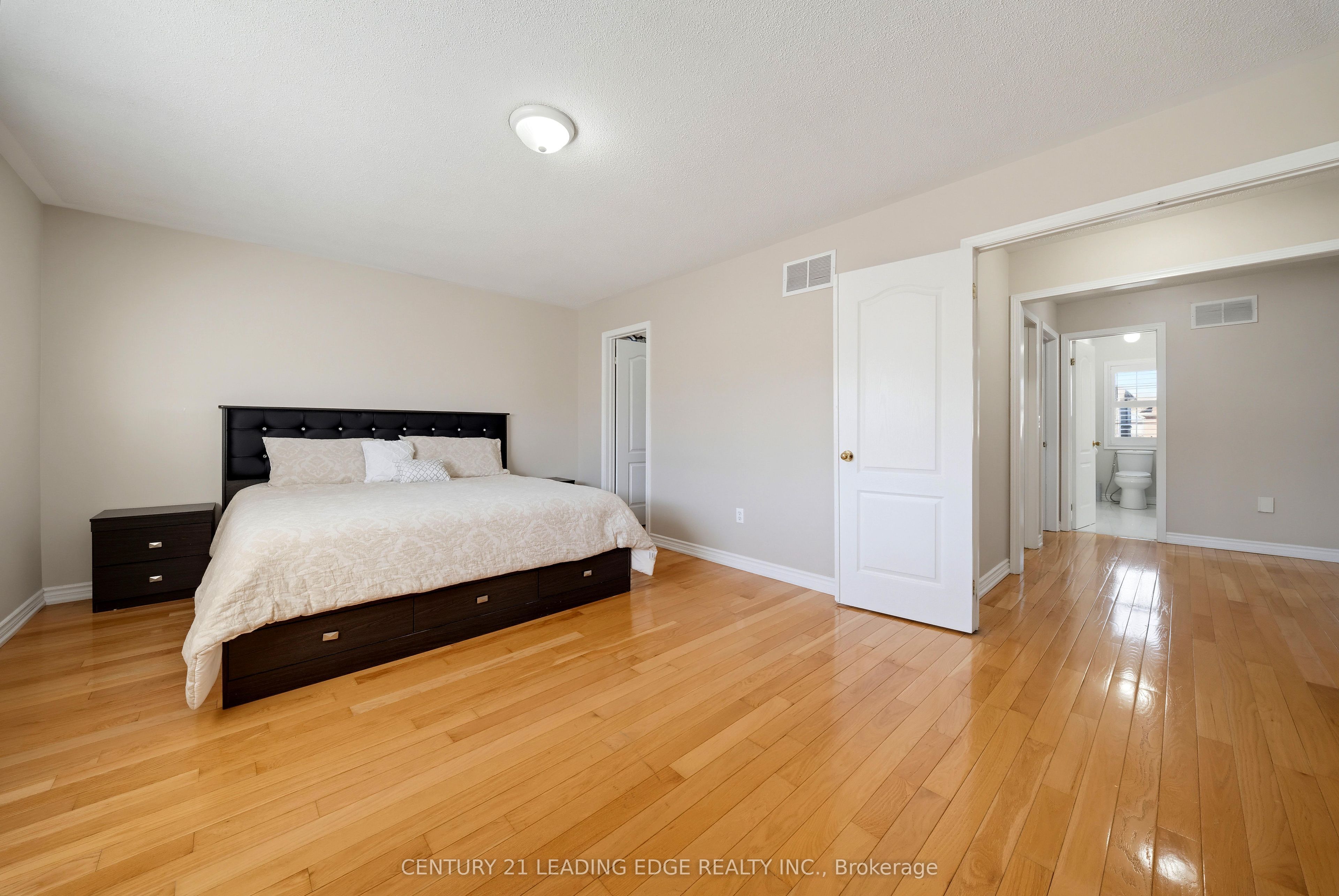 13 Boulderbrook Drive Property Photo 25