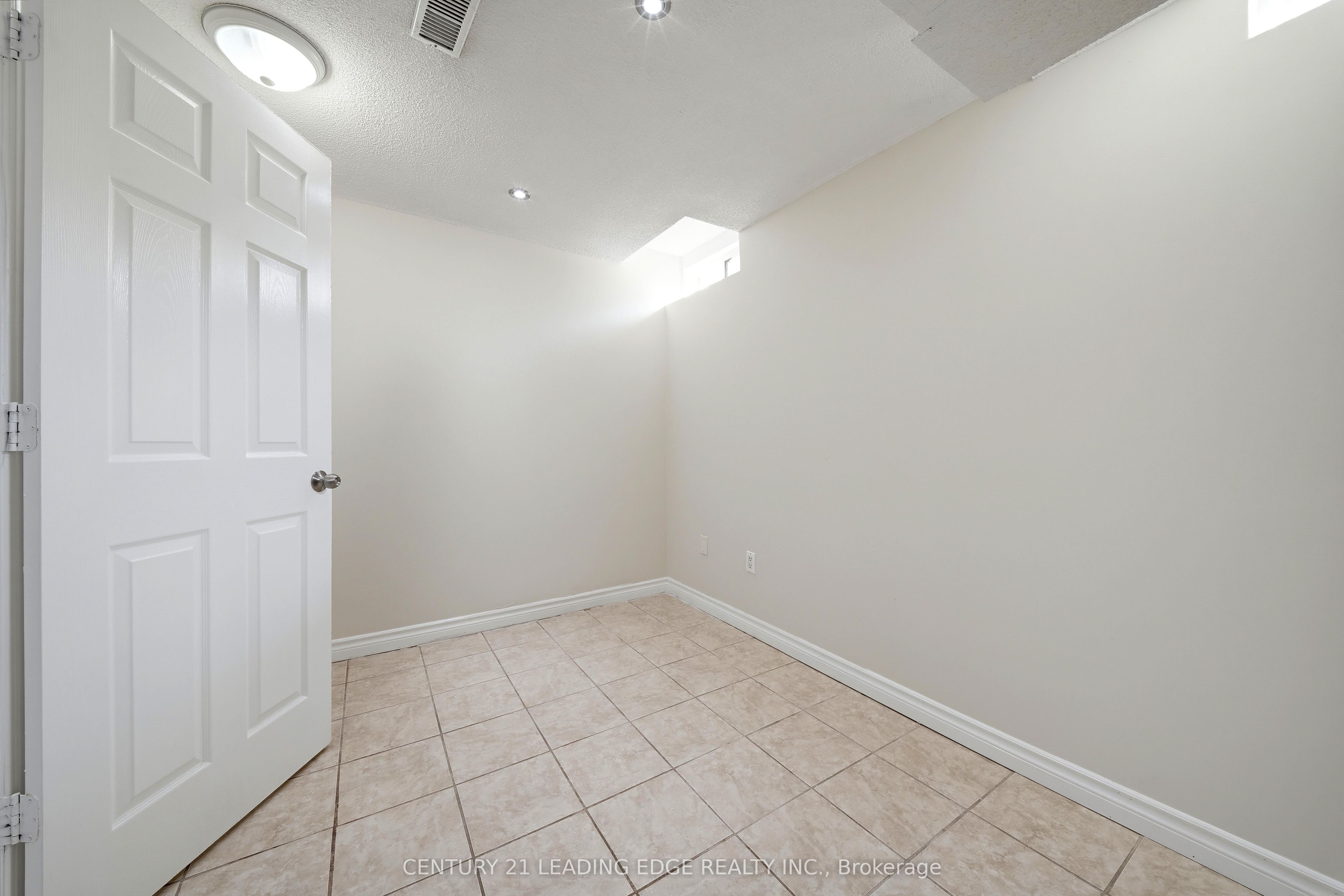 13 Boulderbrook Drive Property Photo 44