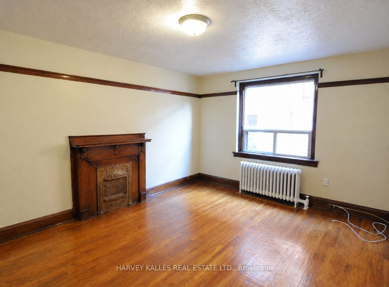 2220 Queen Street E 7 Property Photo 2