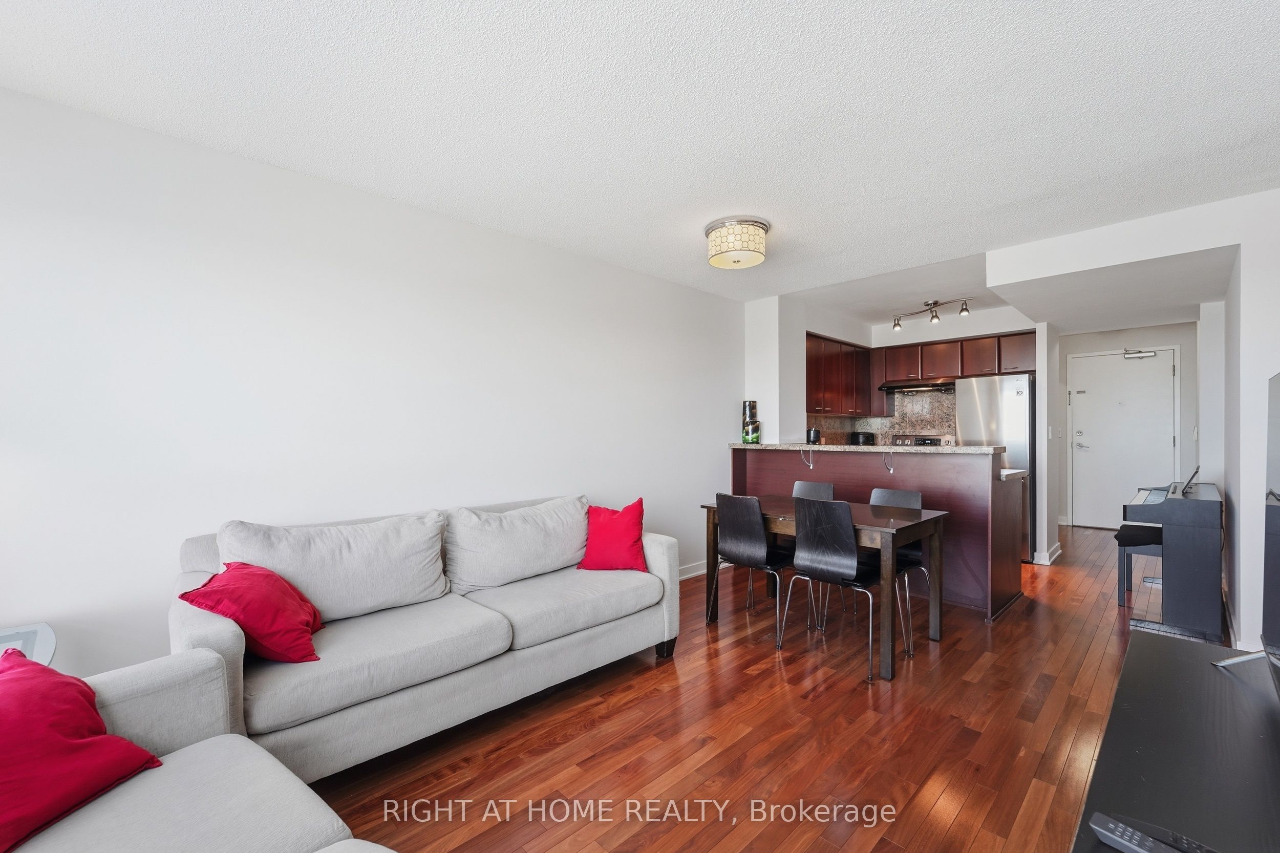 38 Lee Centre Drive 1612 Property Photo 7