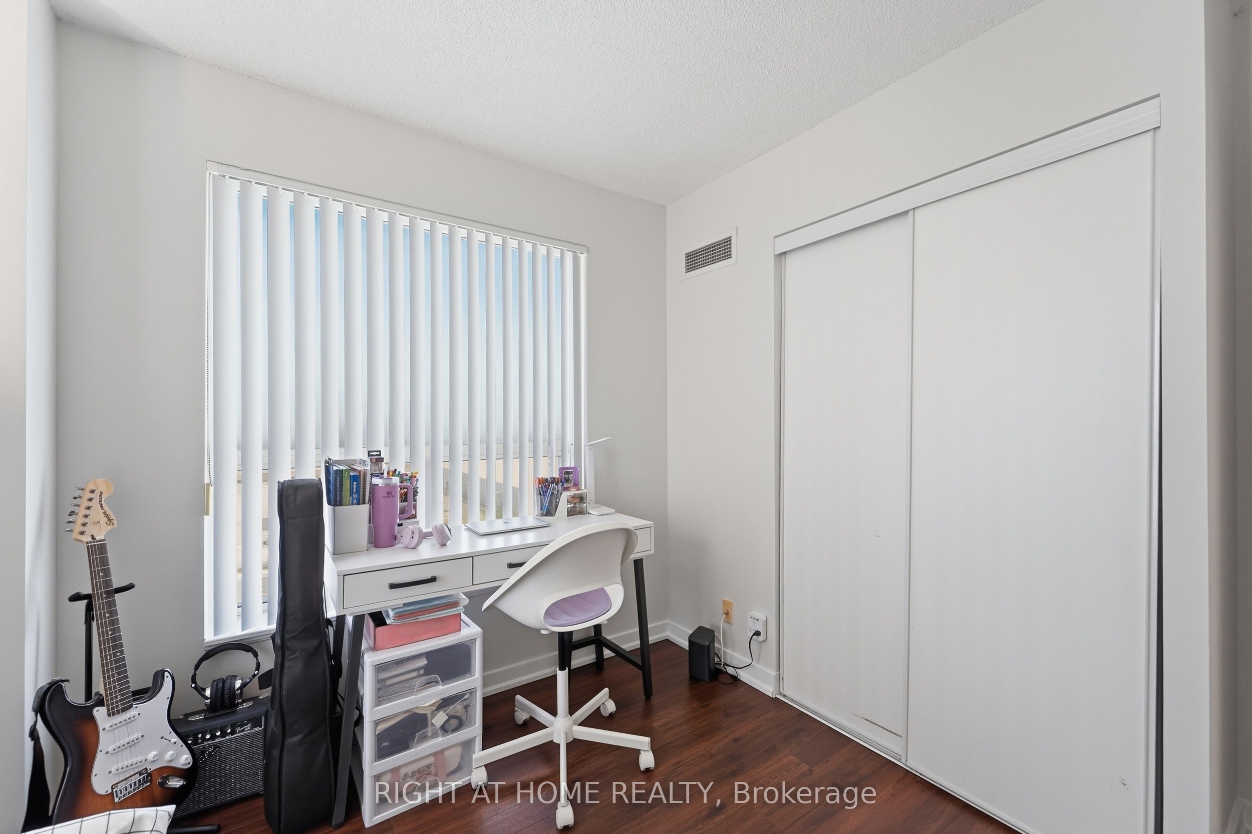 38 Lee Centre Drive 1612 Property Photo 12