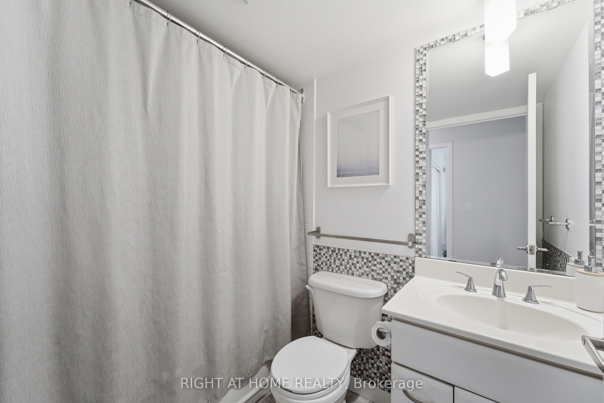 38 Lee Centre Drive 1612 Property Photo 16