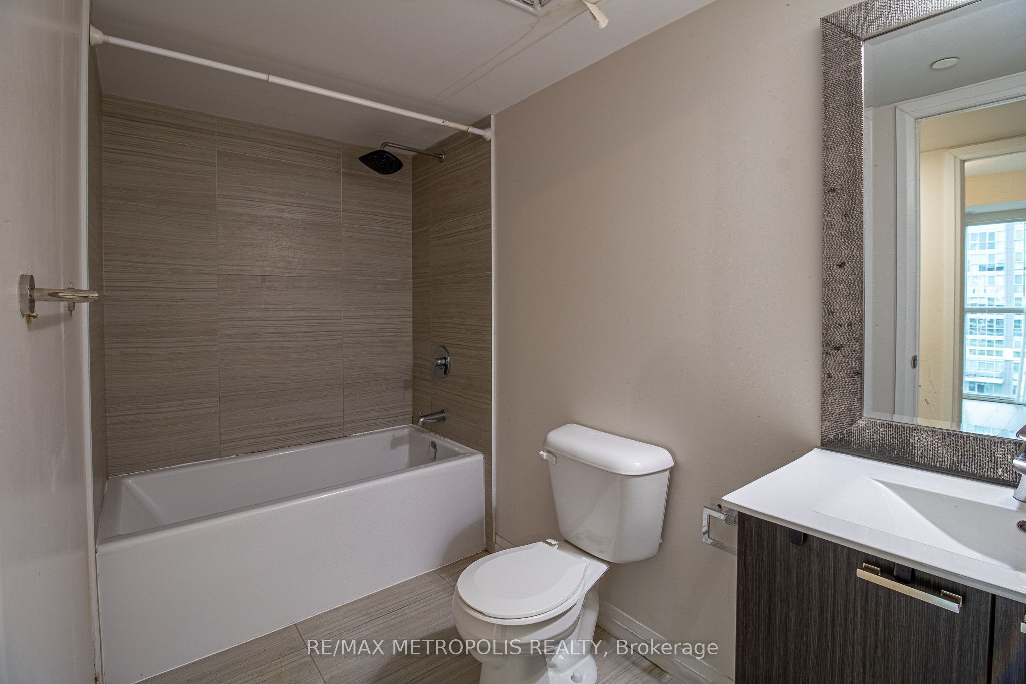 2152 Lawrence Avenue E 1502 Property Photo 17