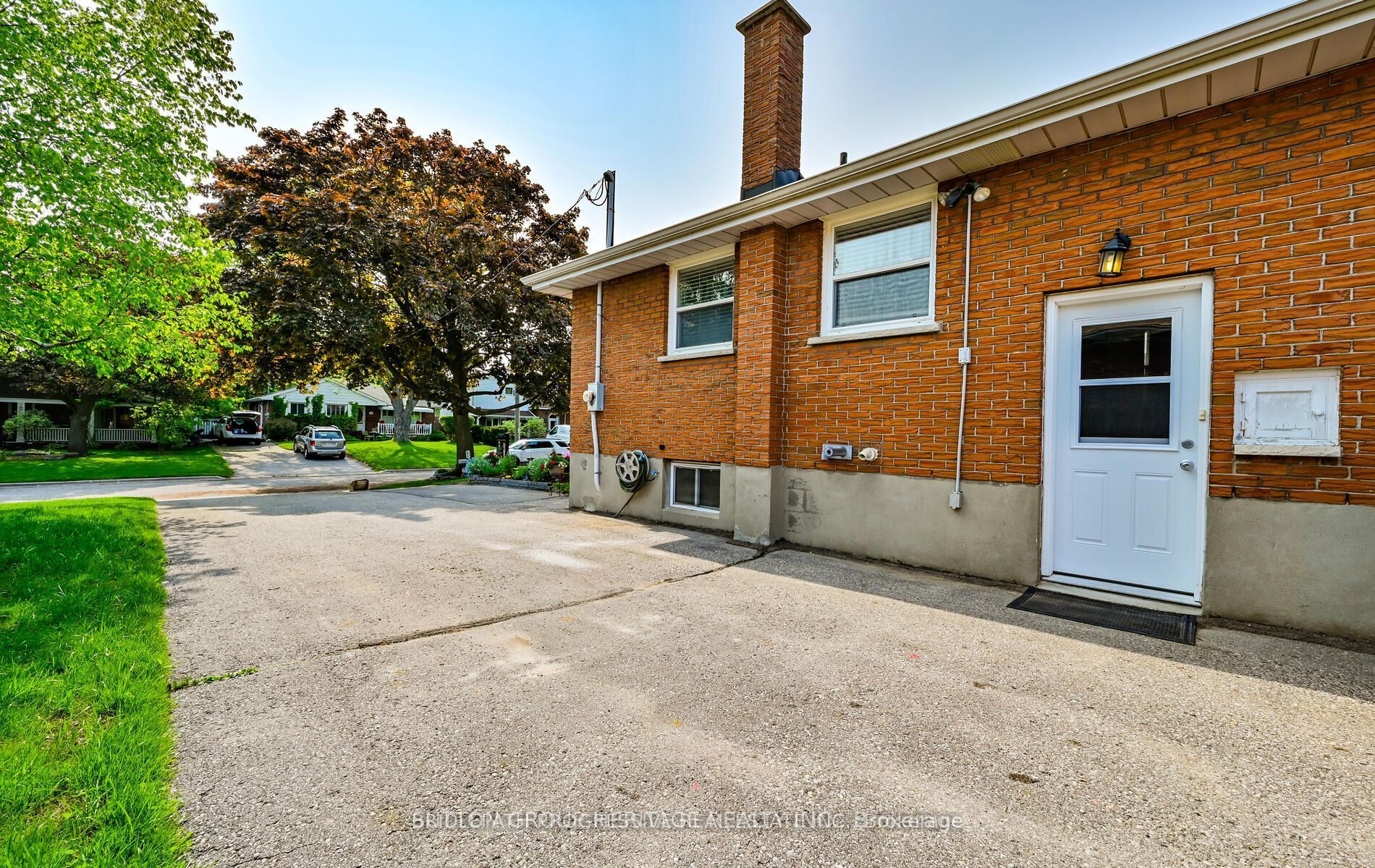 621 Wychwood Street Property Photo 1