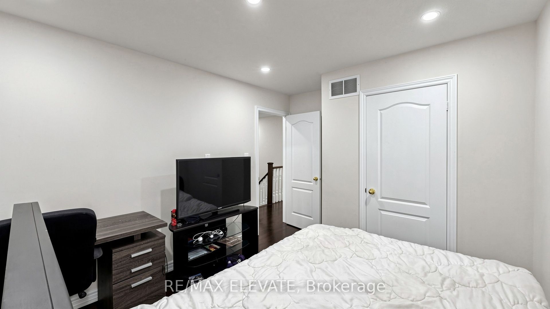 1158 Ravenscroft Road Property Photo 25