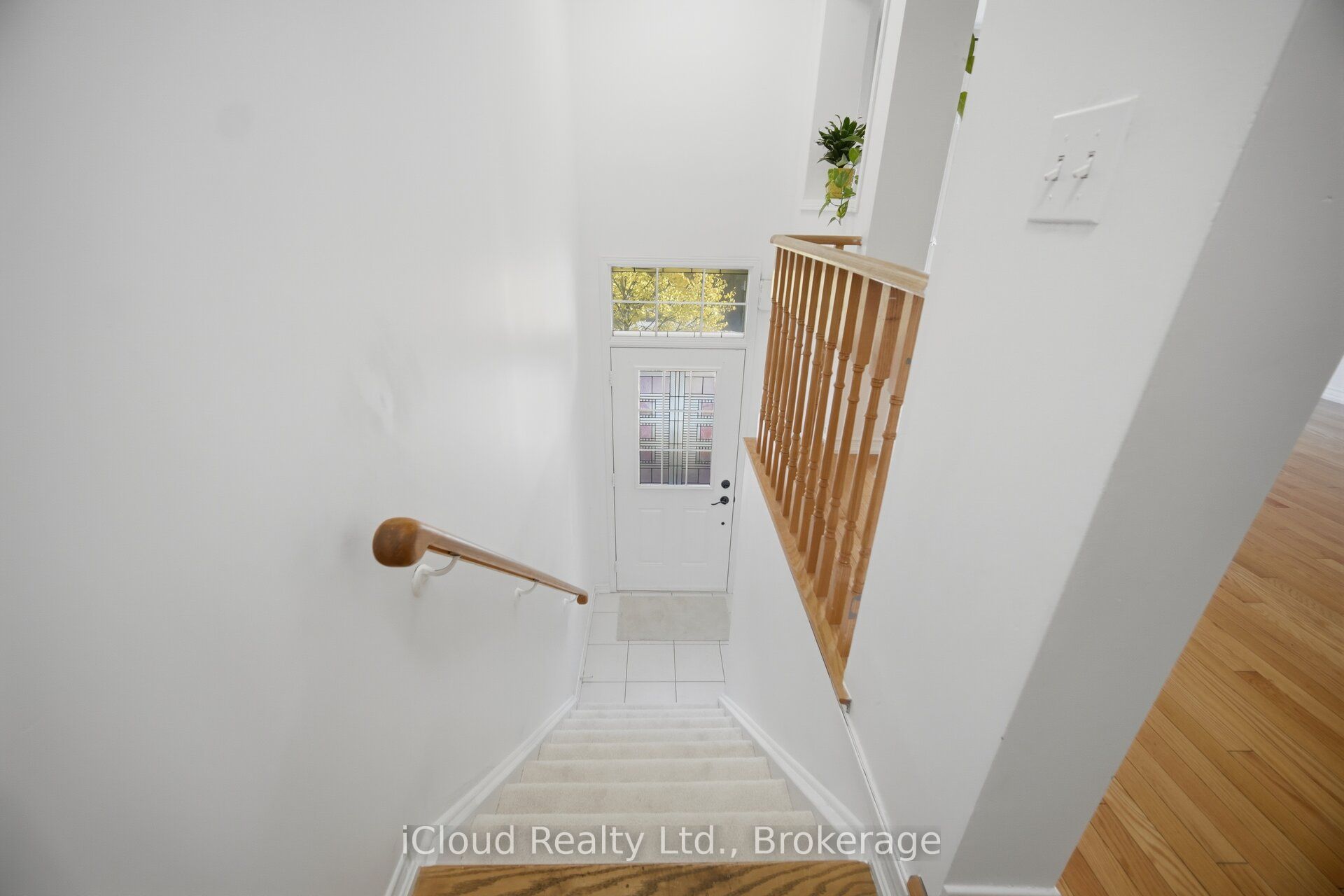24 Oakins Lane 24 Property Photo 6