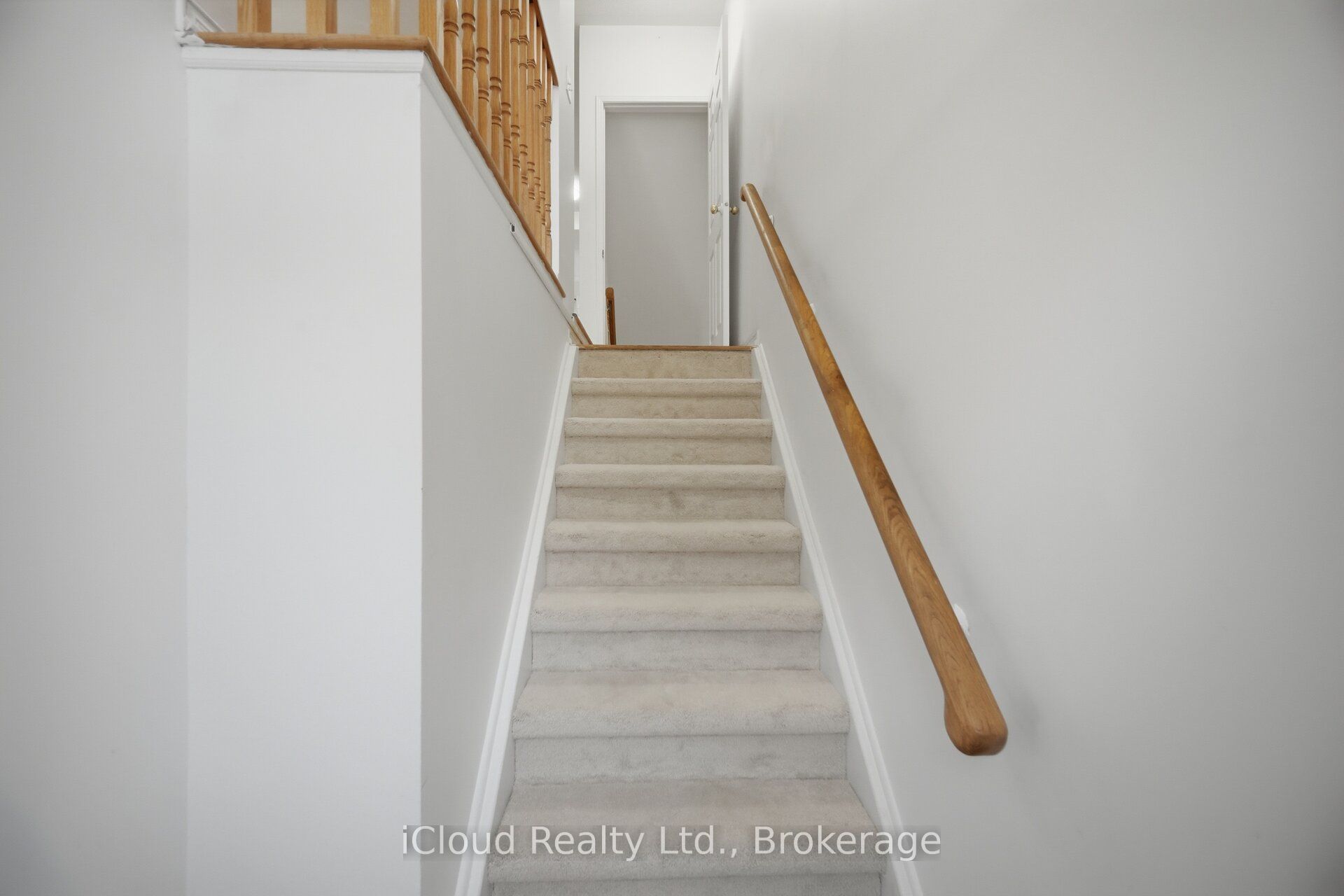 24 Oakins Lane 24 Property Photo 7