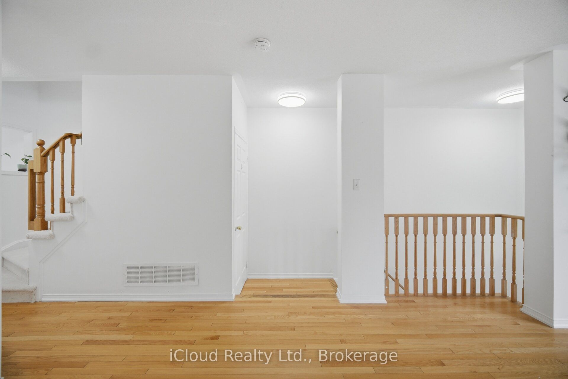 24 Oakins Lane 24 Property Photo 8