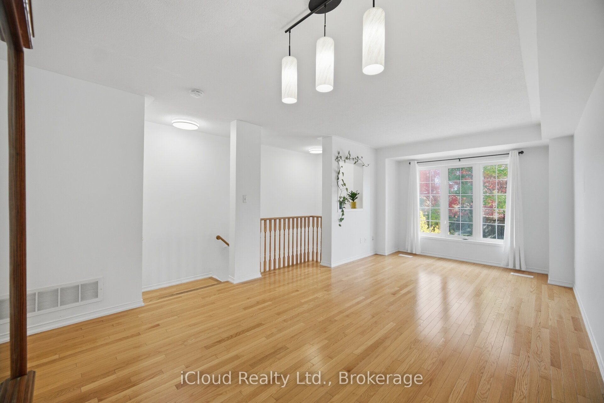 24 Oakins Lane 24 Property Photo 10
