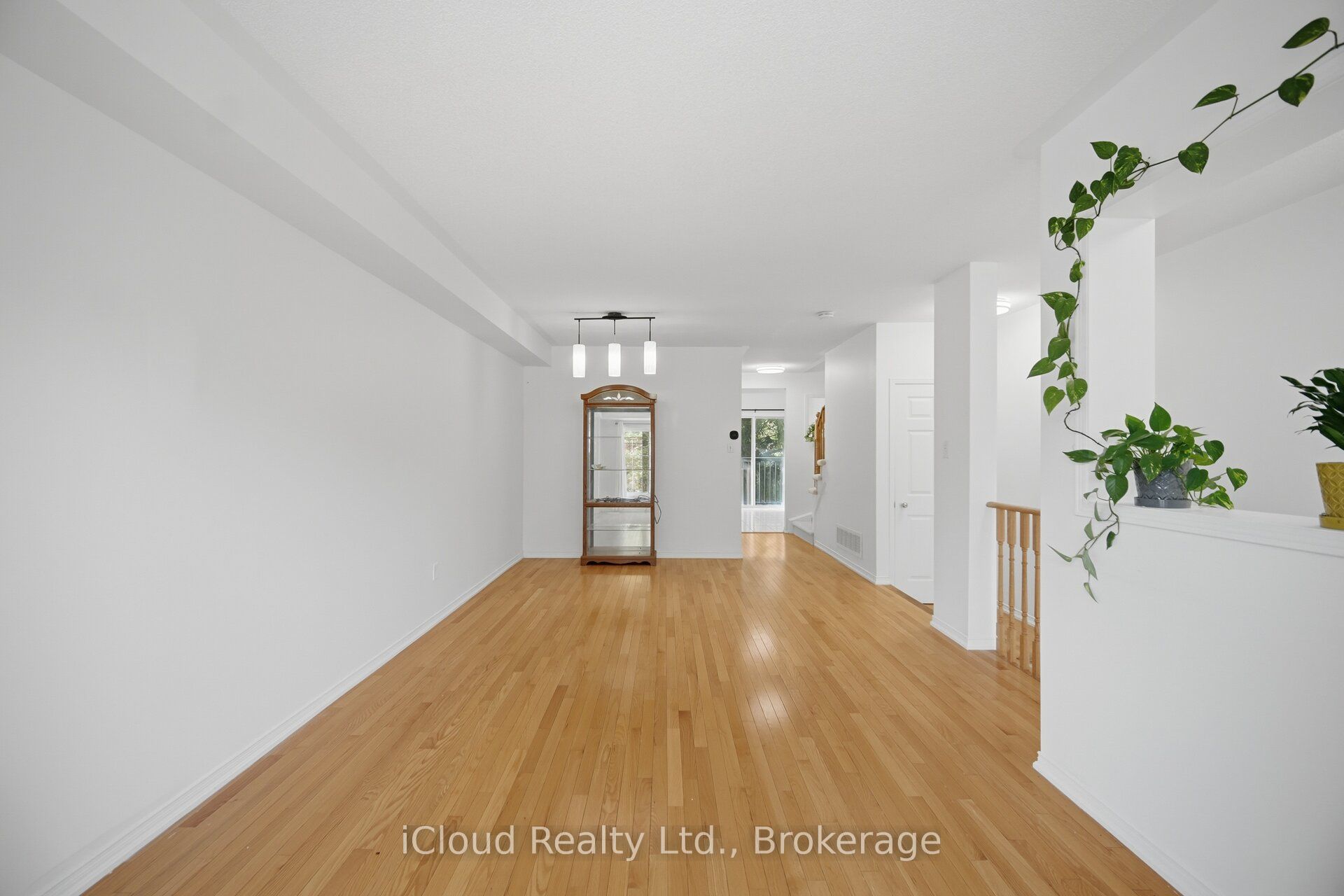 24 Oakins Lane 24 Property Photo 11