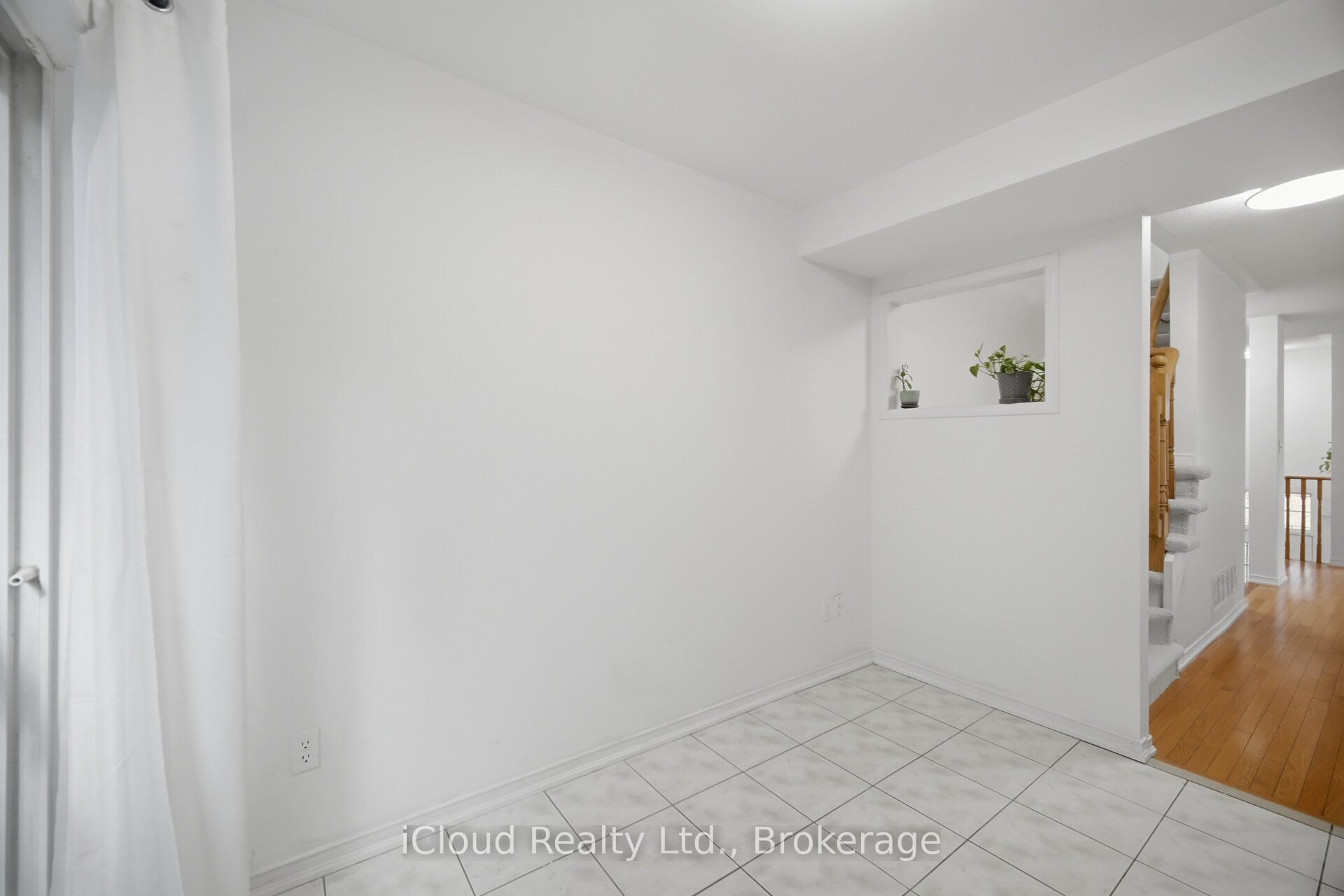 24 Oakins Lane 24 Property Photo 13