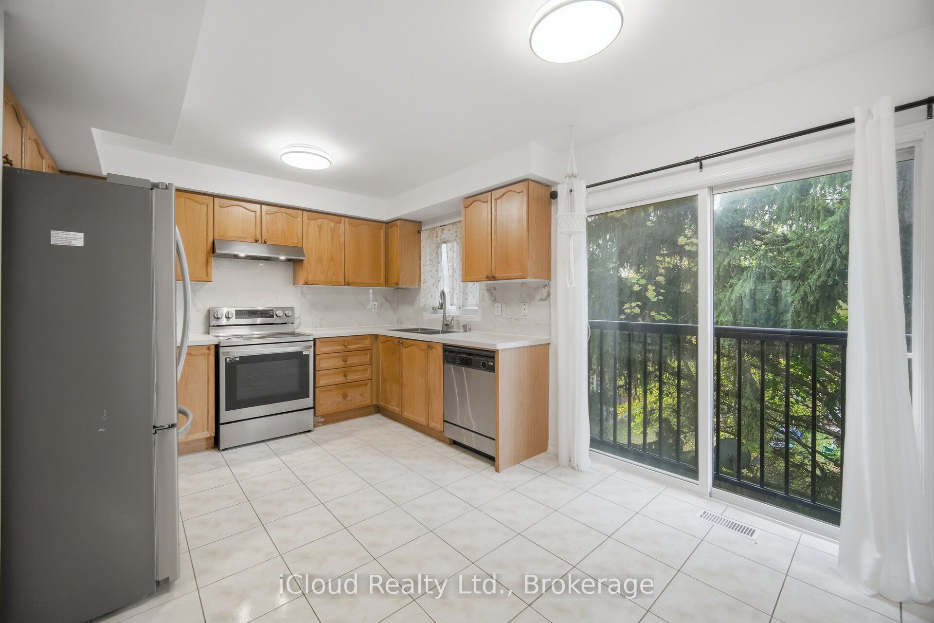 24 Oakins Lane 24 Property Photo 15