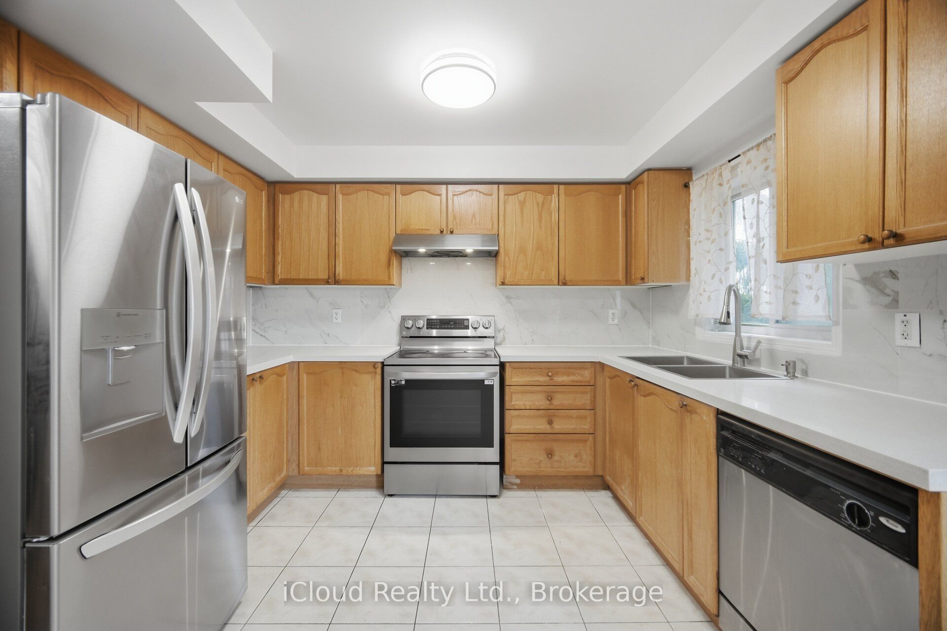 24 Oakins Lane 24 Property Photo 16
