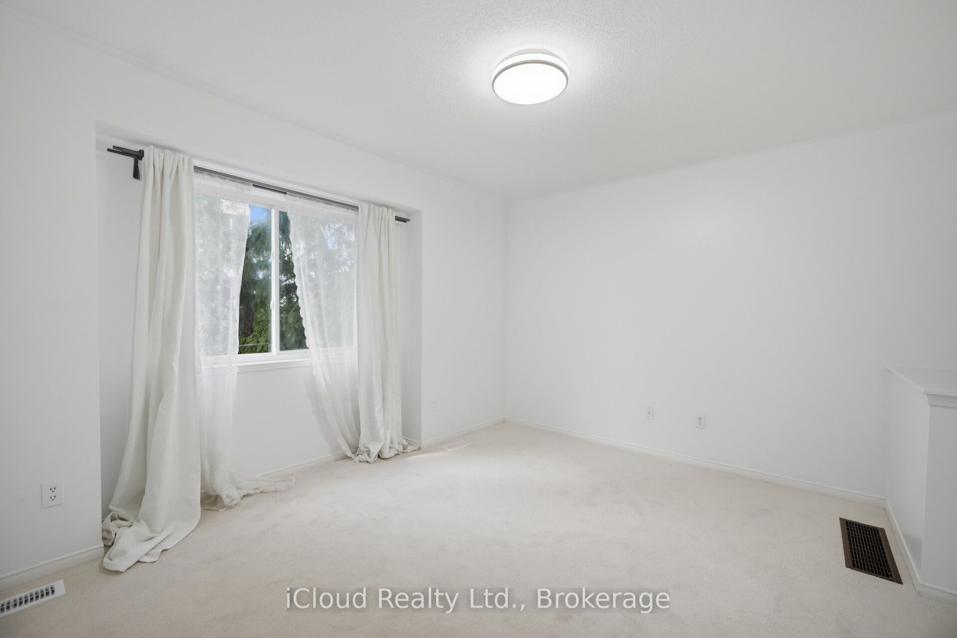 24 Oakins Lane 24 Property Photo 25