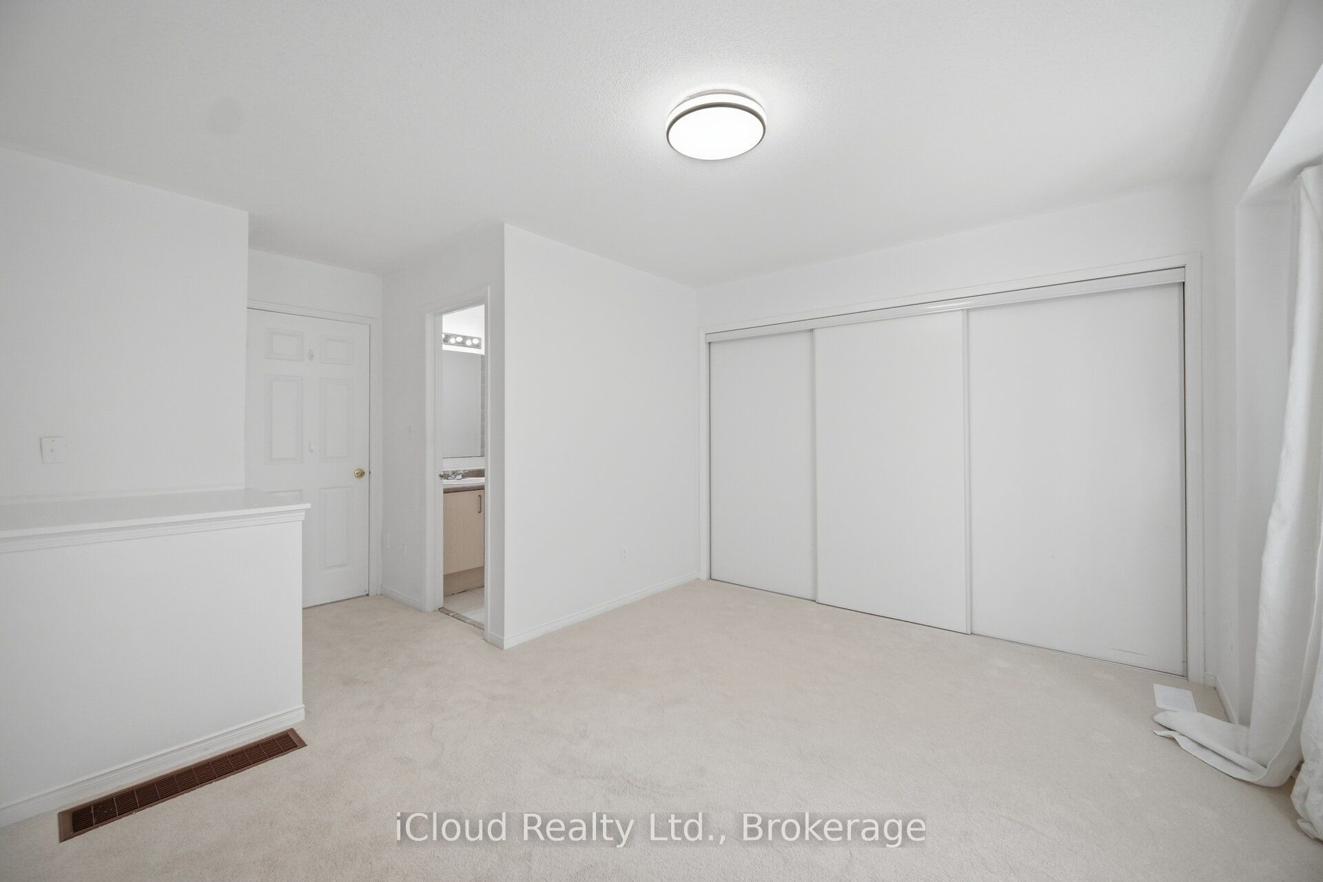 24 Oakins Lane 24 Property Photo 26