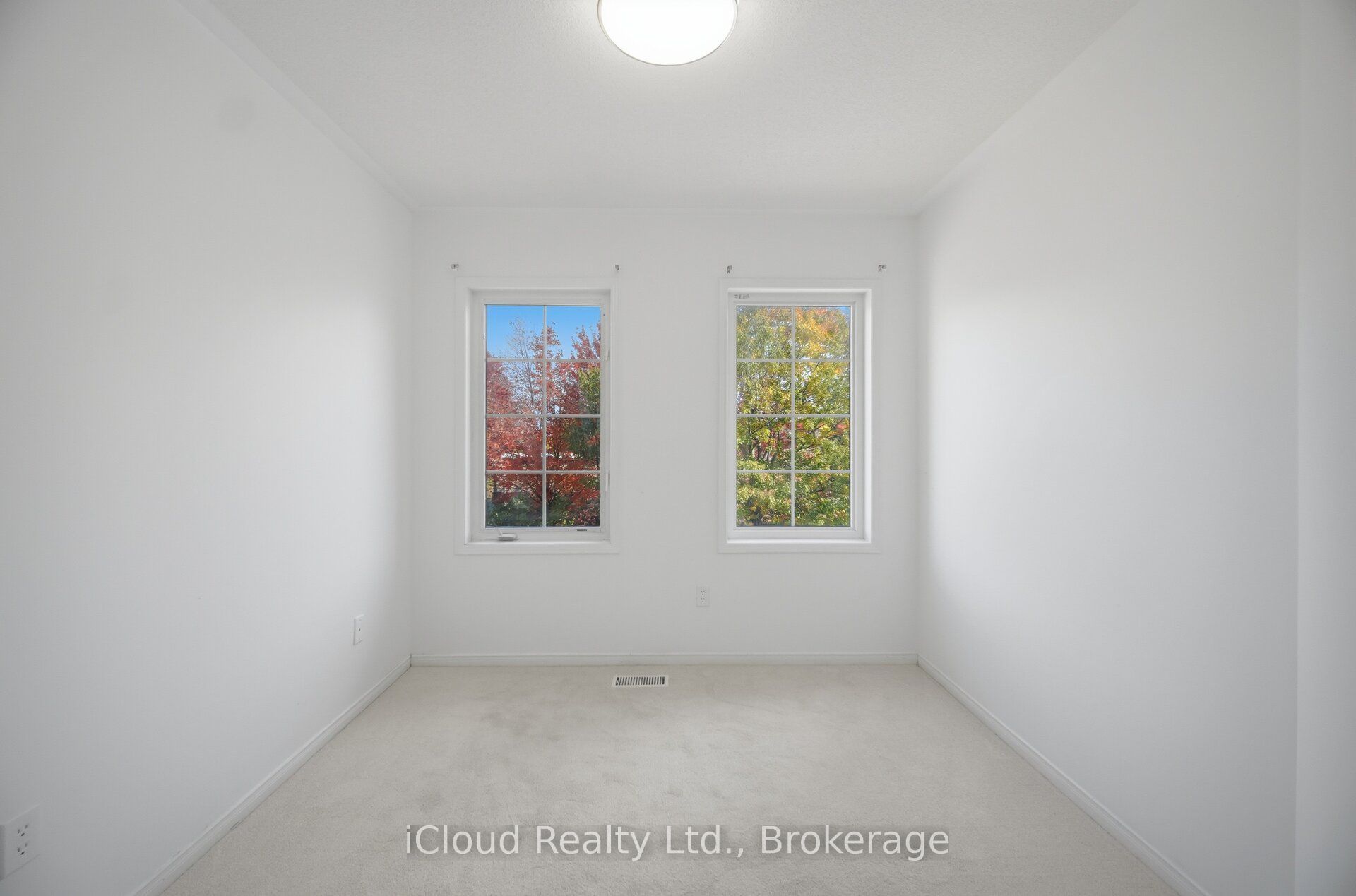 24 Oakins Lane 24 Property Photo 30