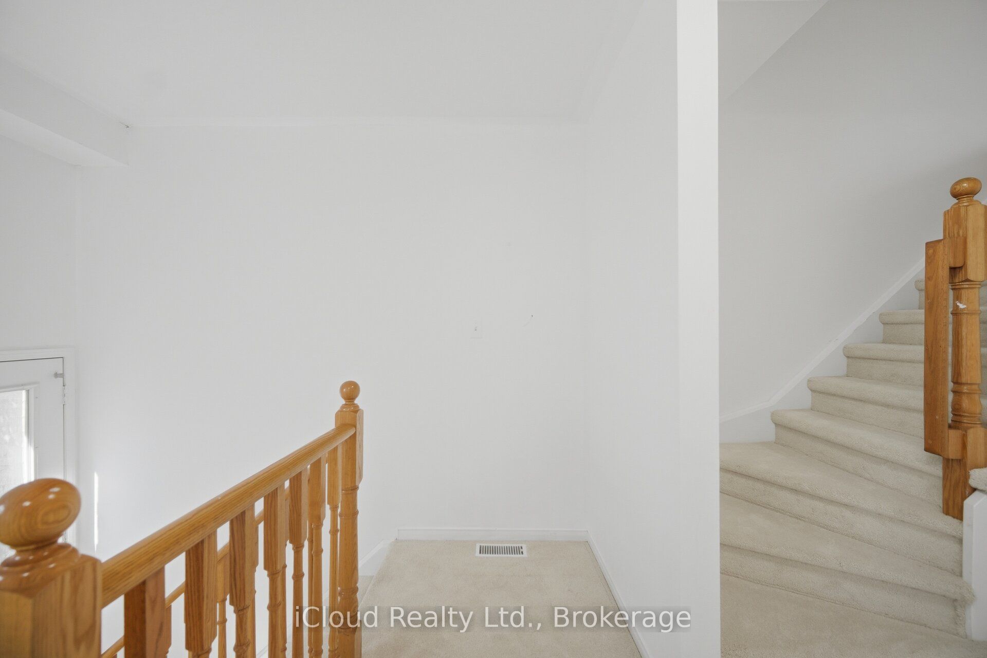 24 Oakins Lane 24 Property Photo 38