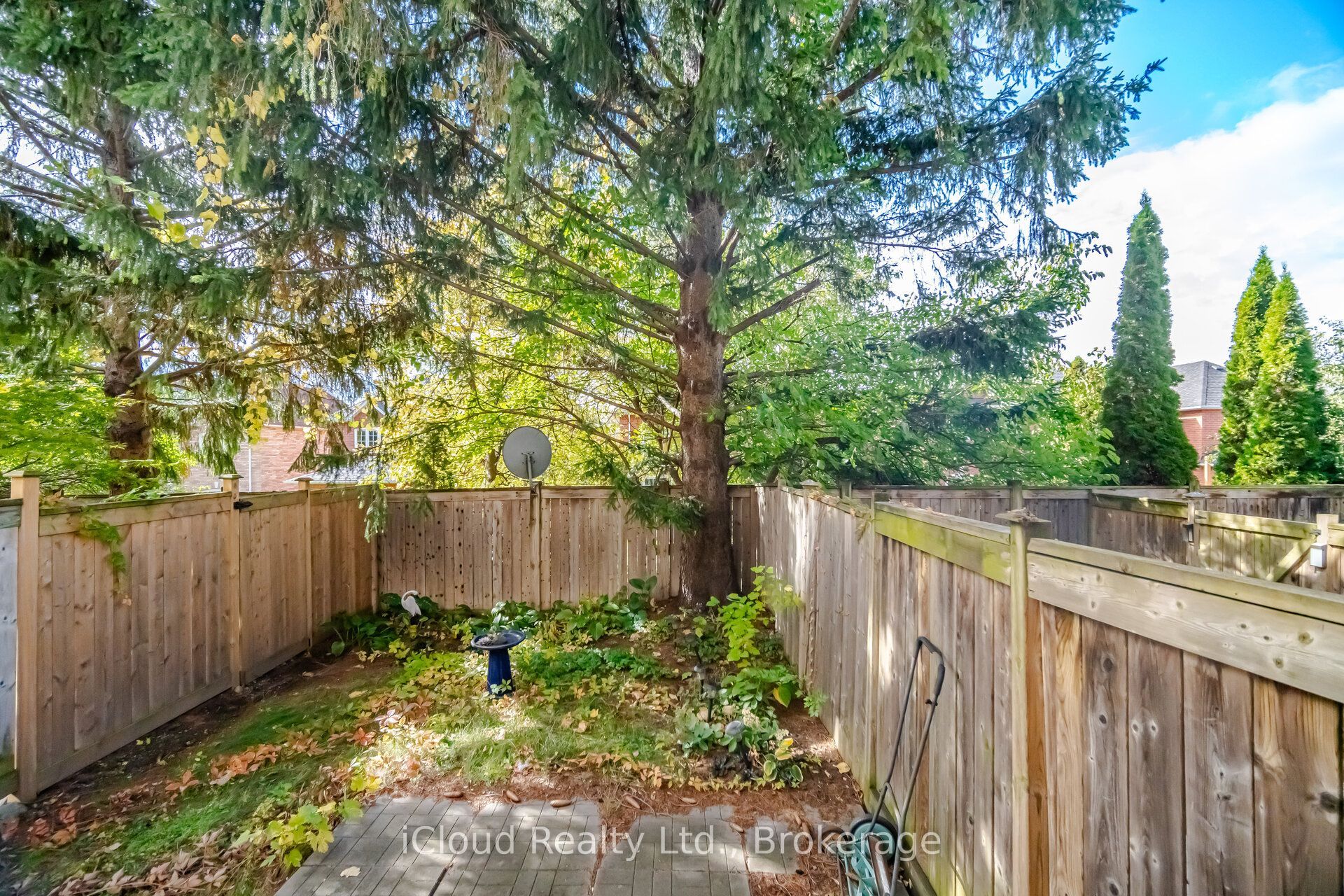 24 Oakins Lane 24 Property Photo 40