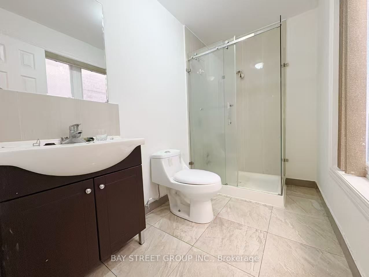 48 New Forest Square Property Photo 8