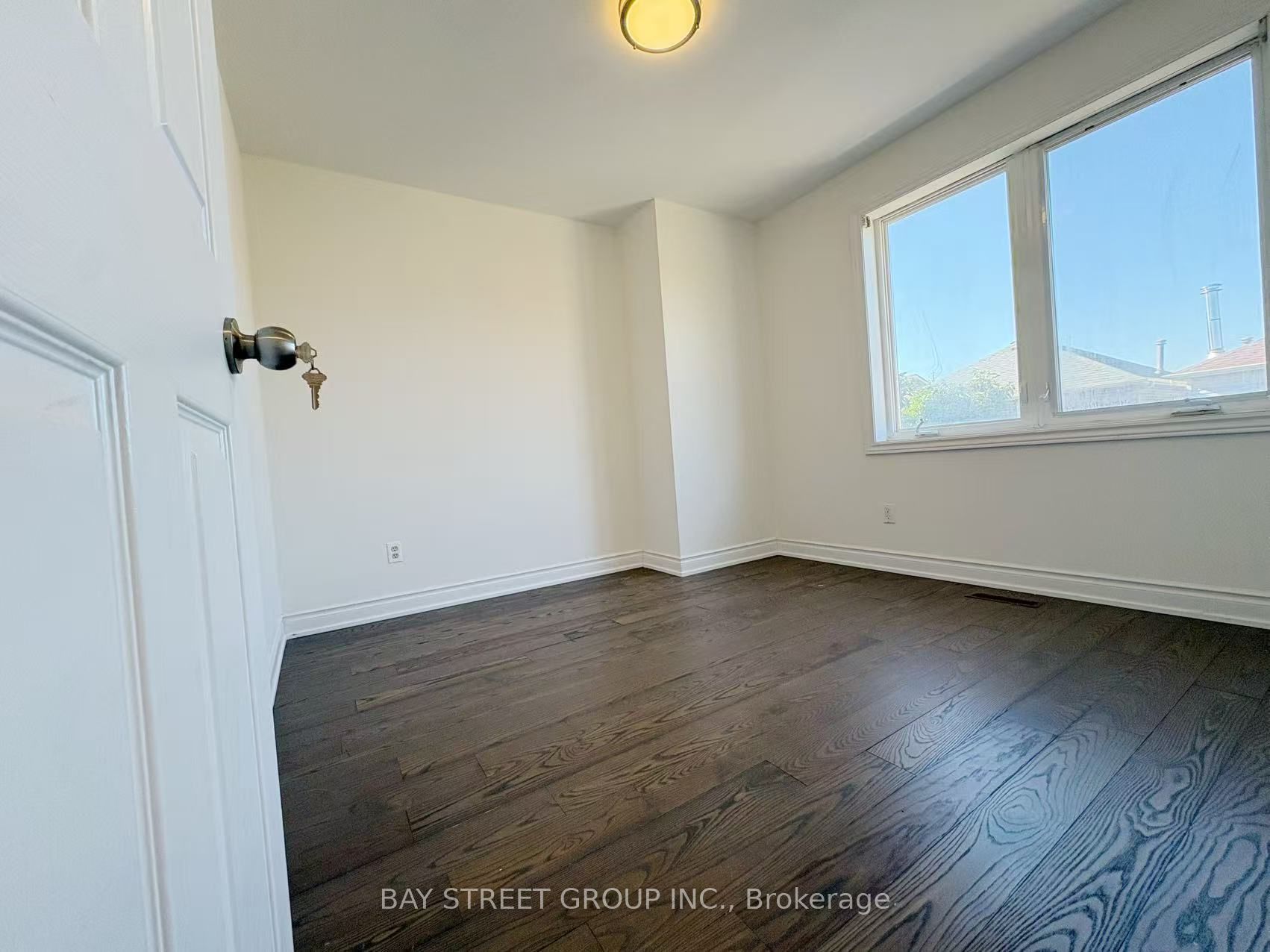 48 New Forest Square Property Photo 17