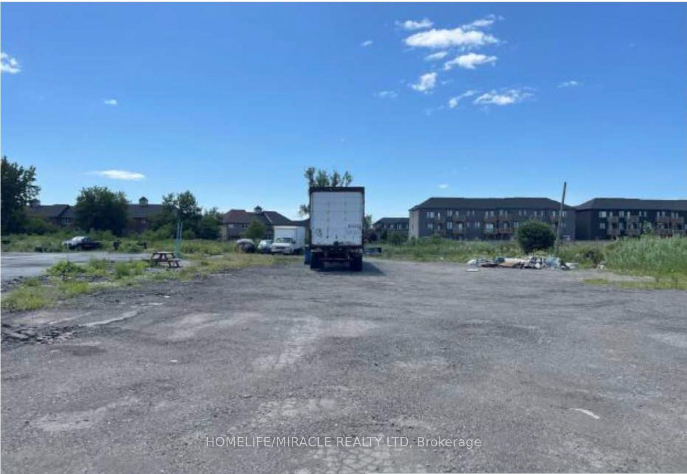 509 Bayly Street E Property Photo 3