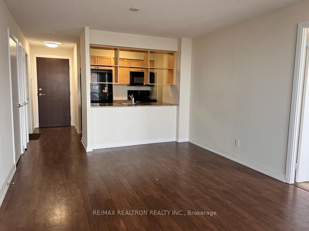 151 Village Green Square 2804 Property Photo 2
