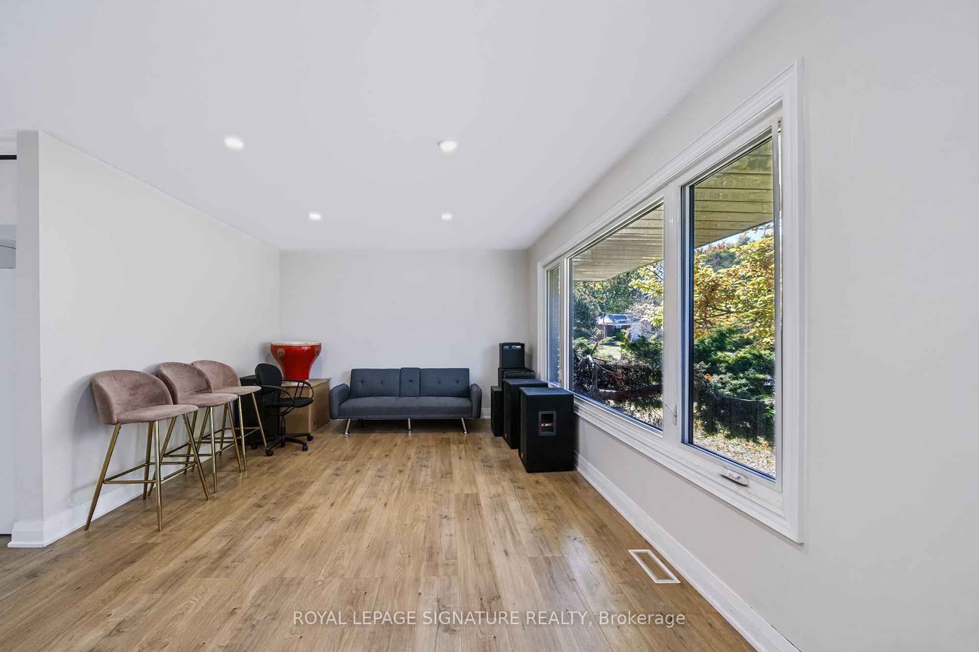 120 & 122 Earlton Road Property Photo 3