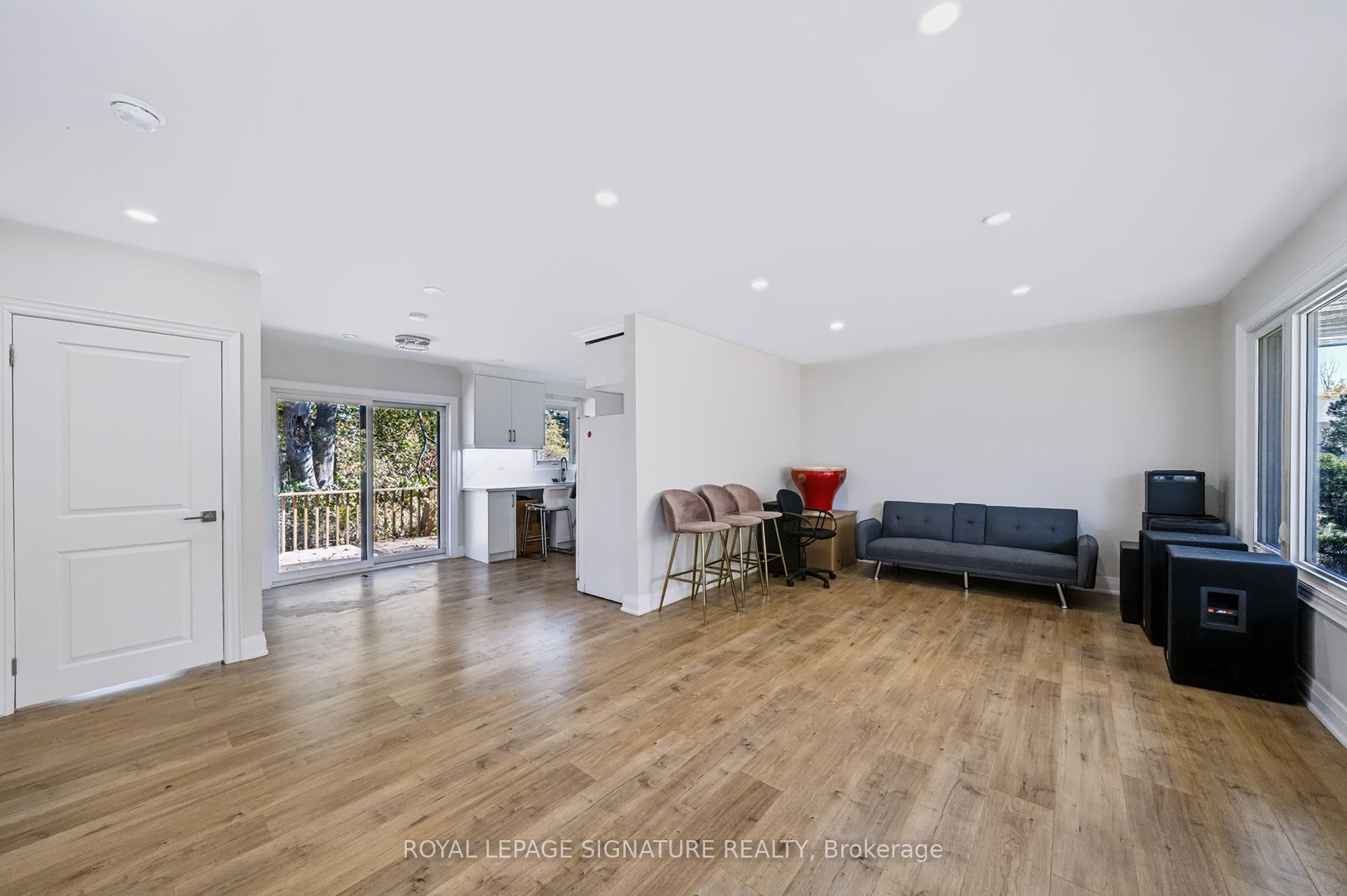 120 & 122 Earlton Road Property Photo 4