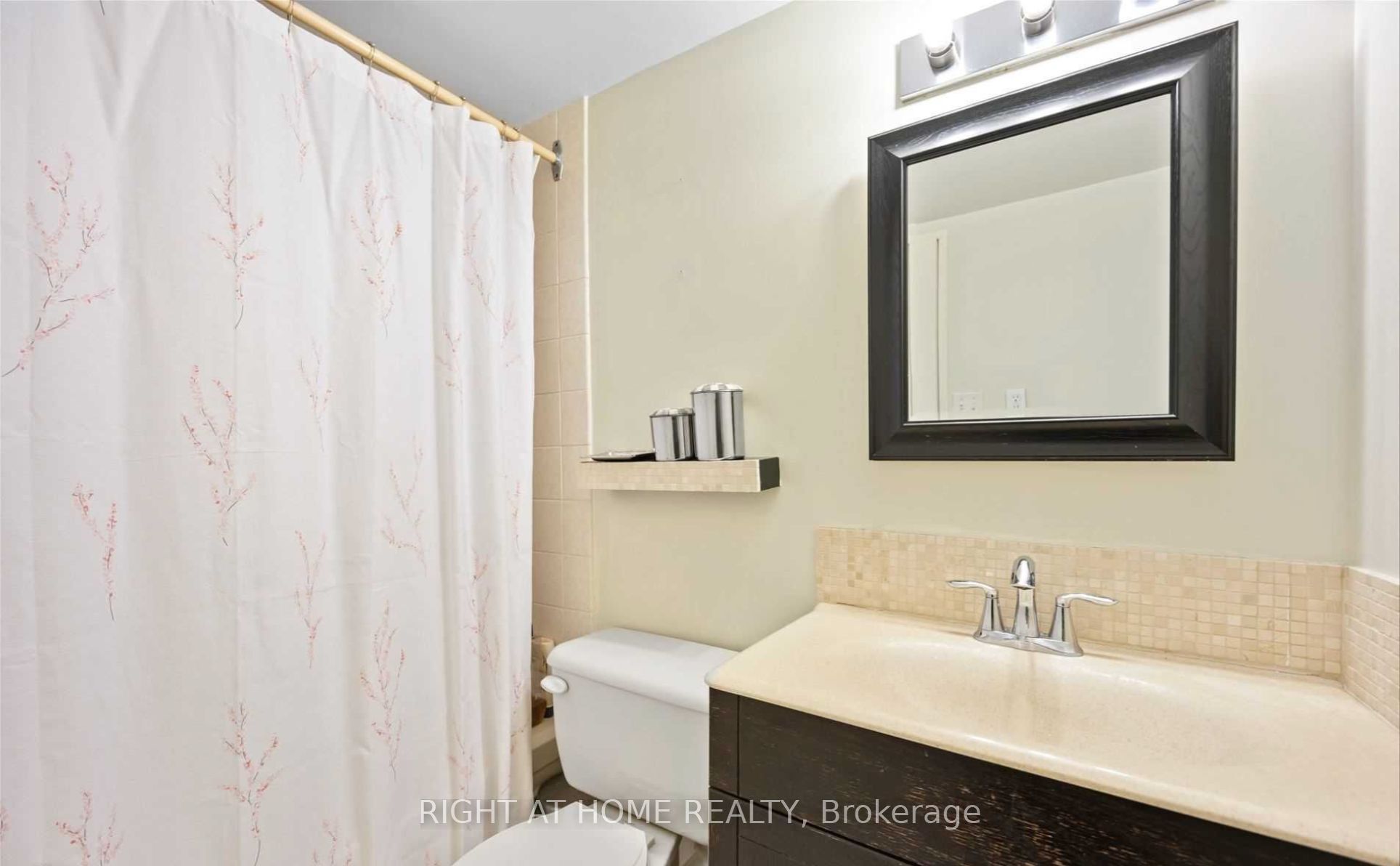 757 Victoria Park Avenue E 1404 Property Photo 8