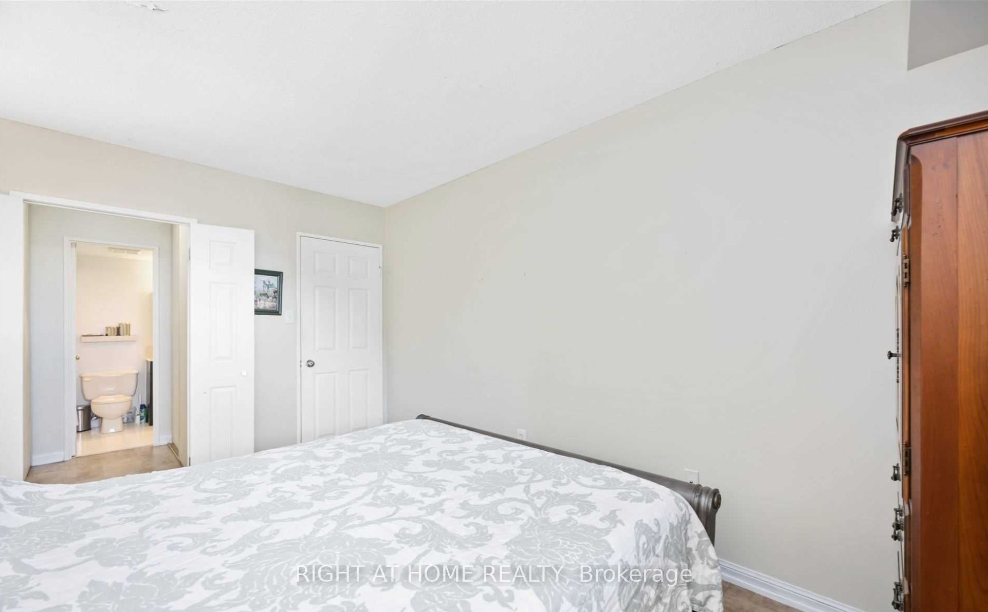 757 Victoria Park Avenue E 1404 Property Photo 9