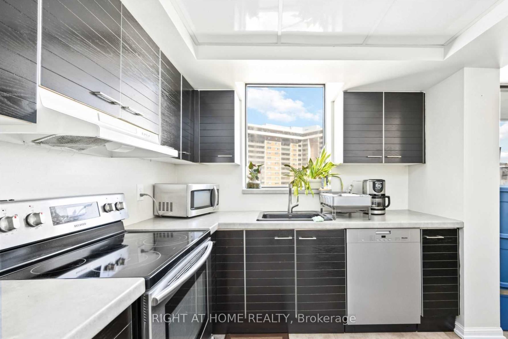 757 Victoria Park Avenue E 1404 Property Photo 12