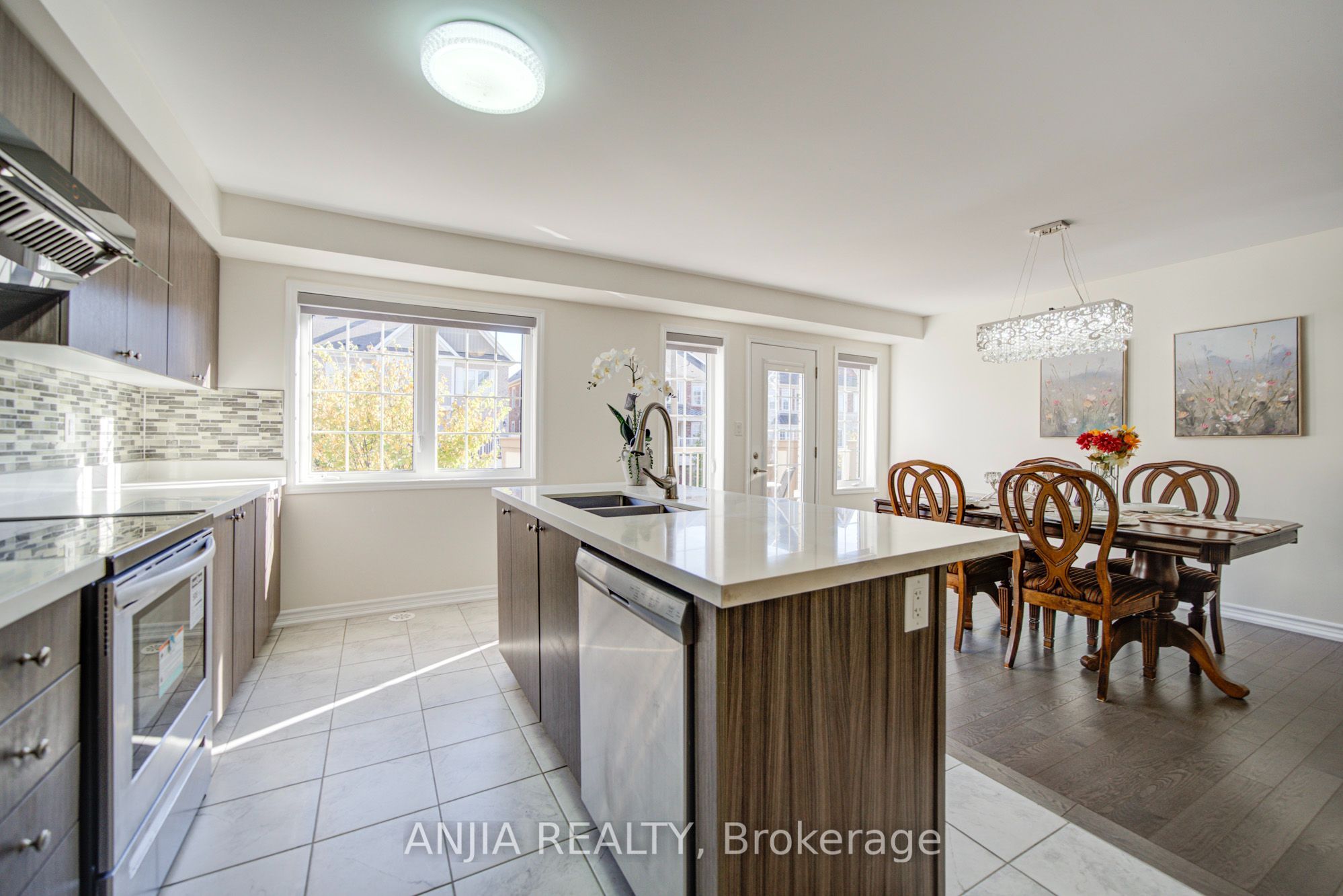 24 Goldeye Street Property Photo 9