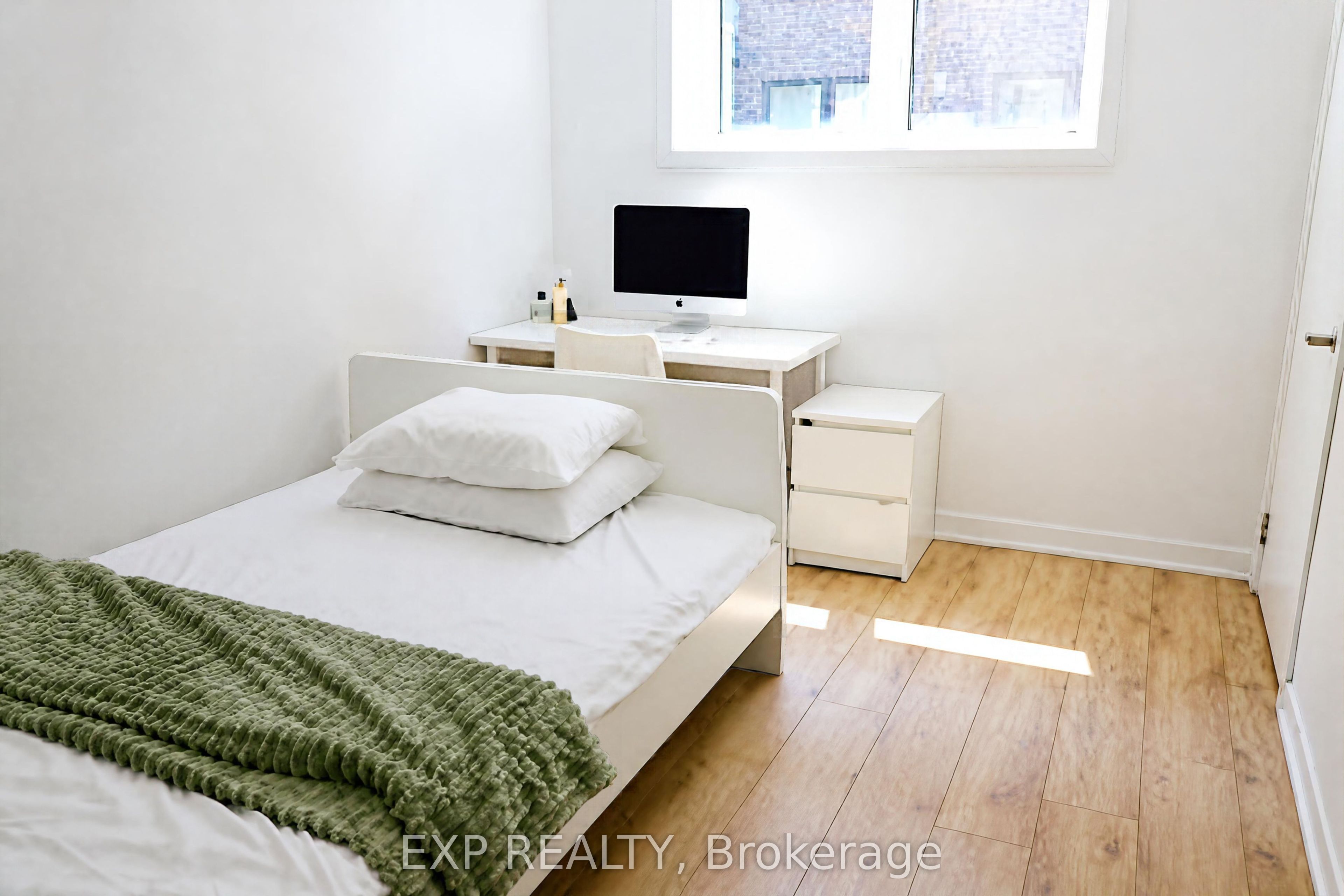 1740 Simcoe Street N 53 Property Photo 6