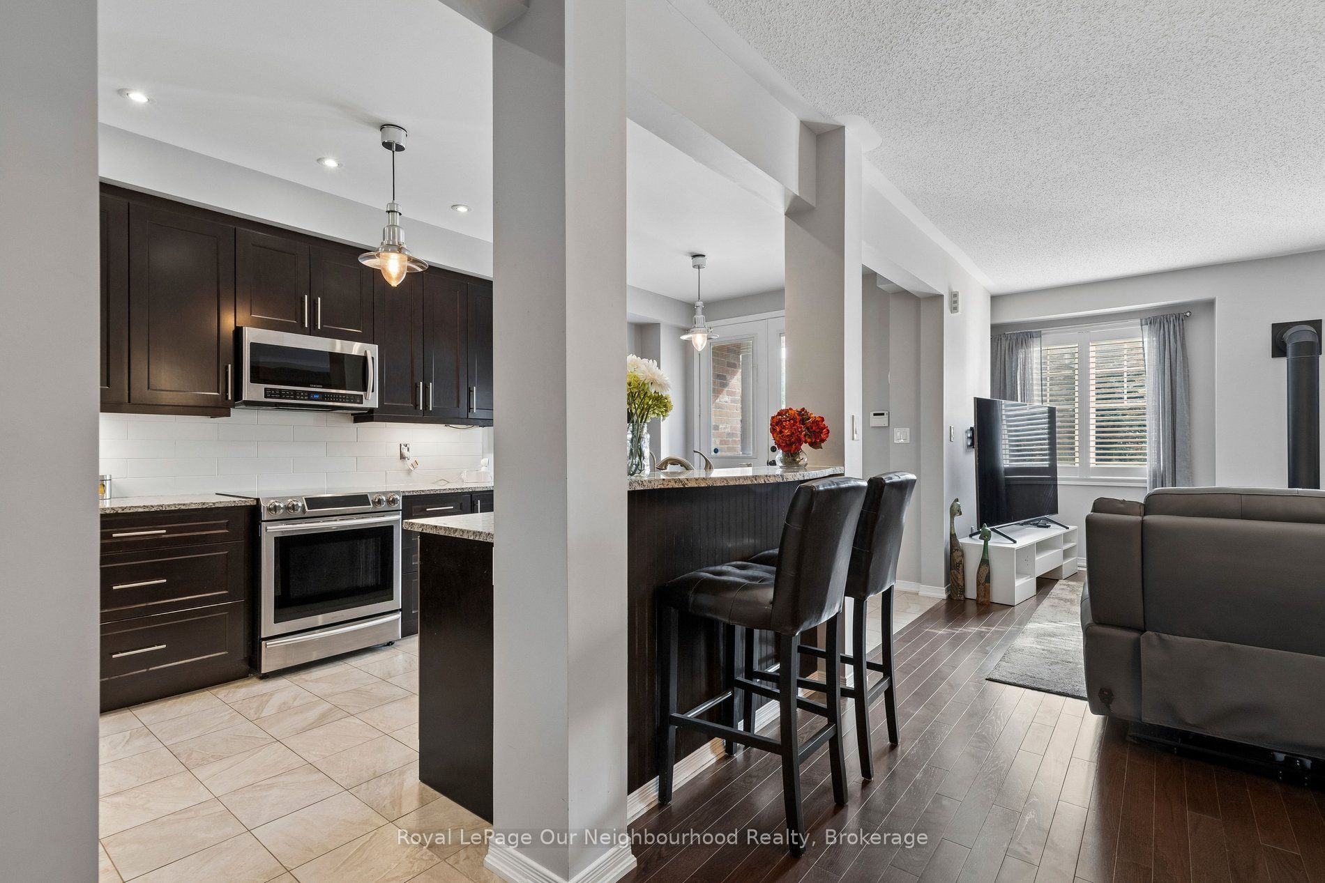 308 Lakebreeze Drive Property Photo 16