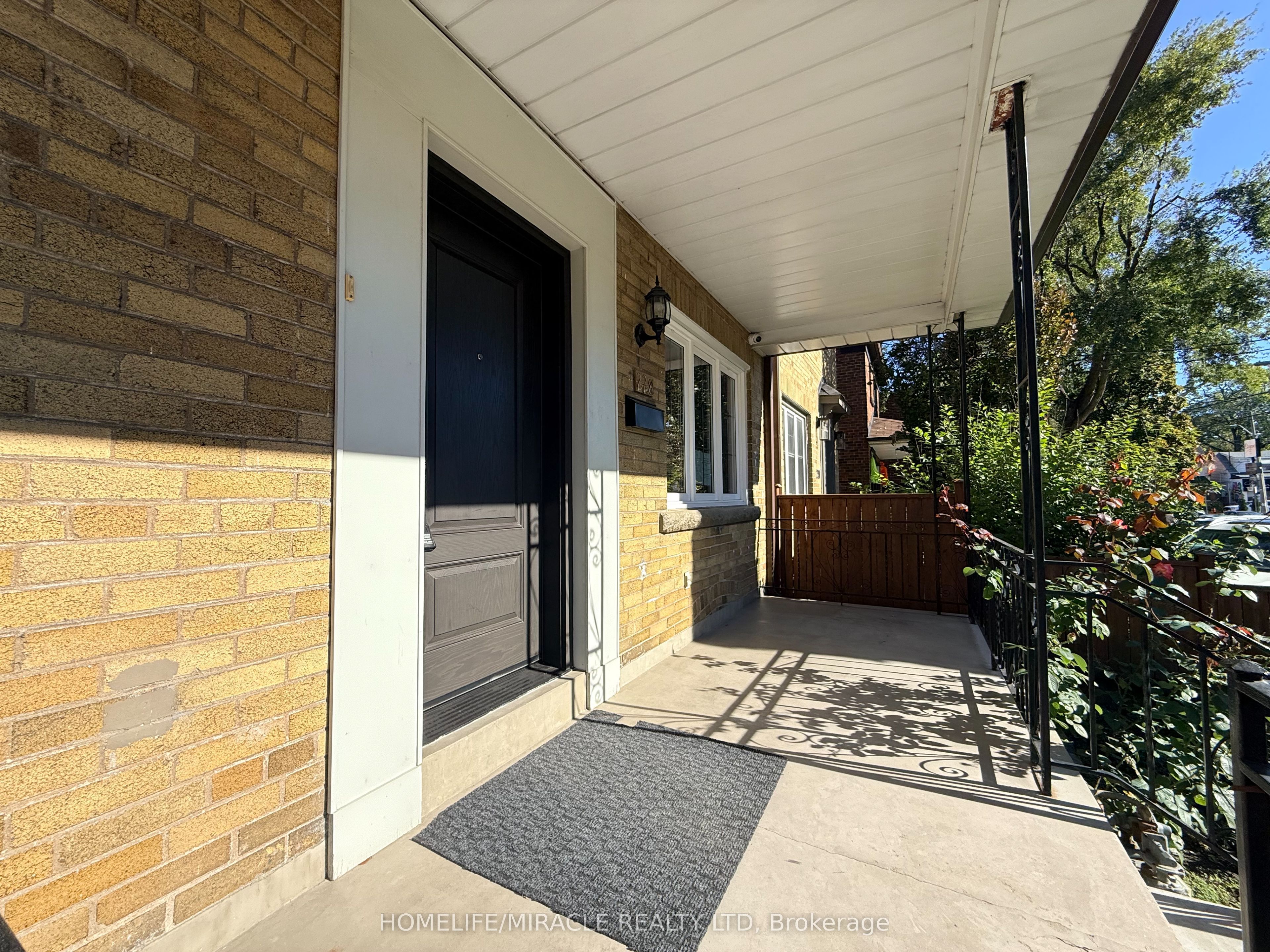 228 Browning Avenue Property Photo 4