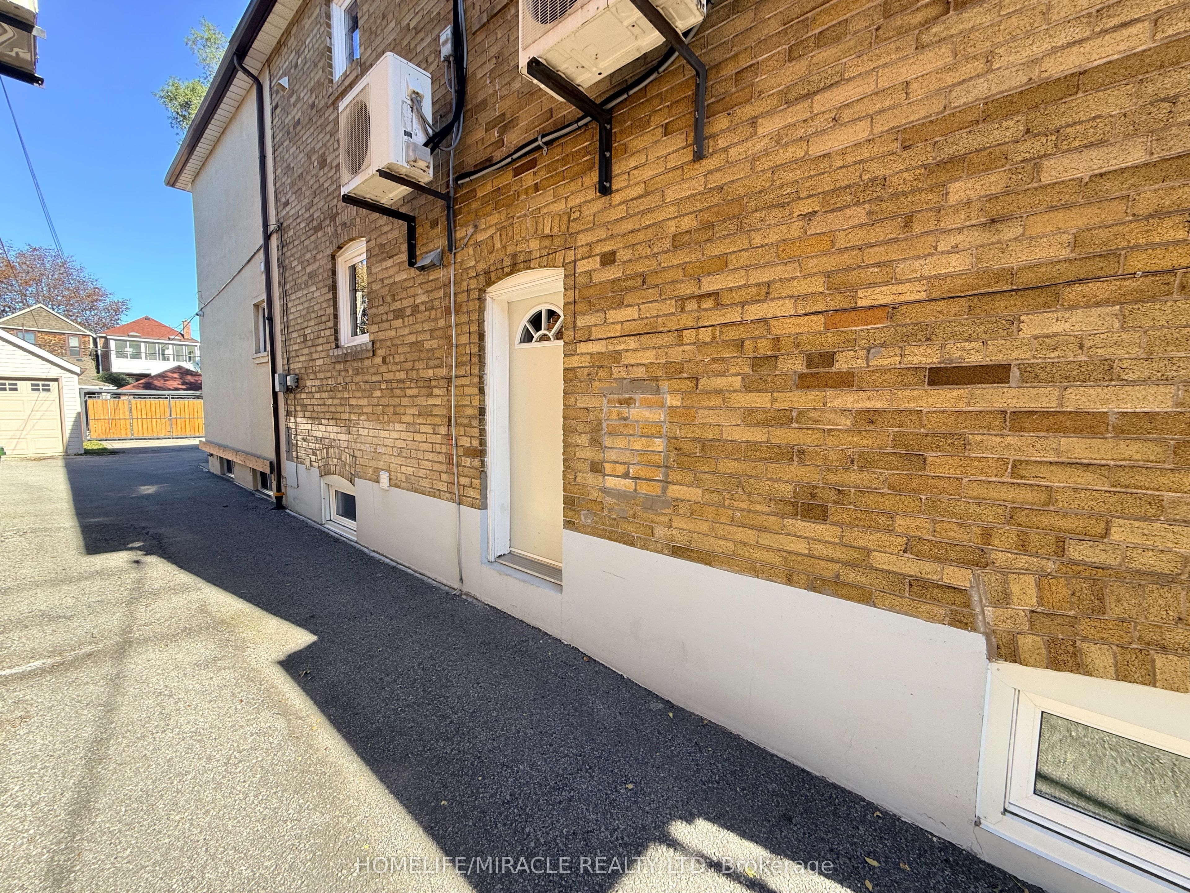 228 Browning Avenue Property Photo 5