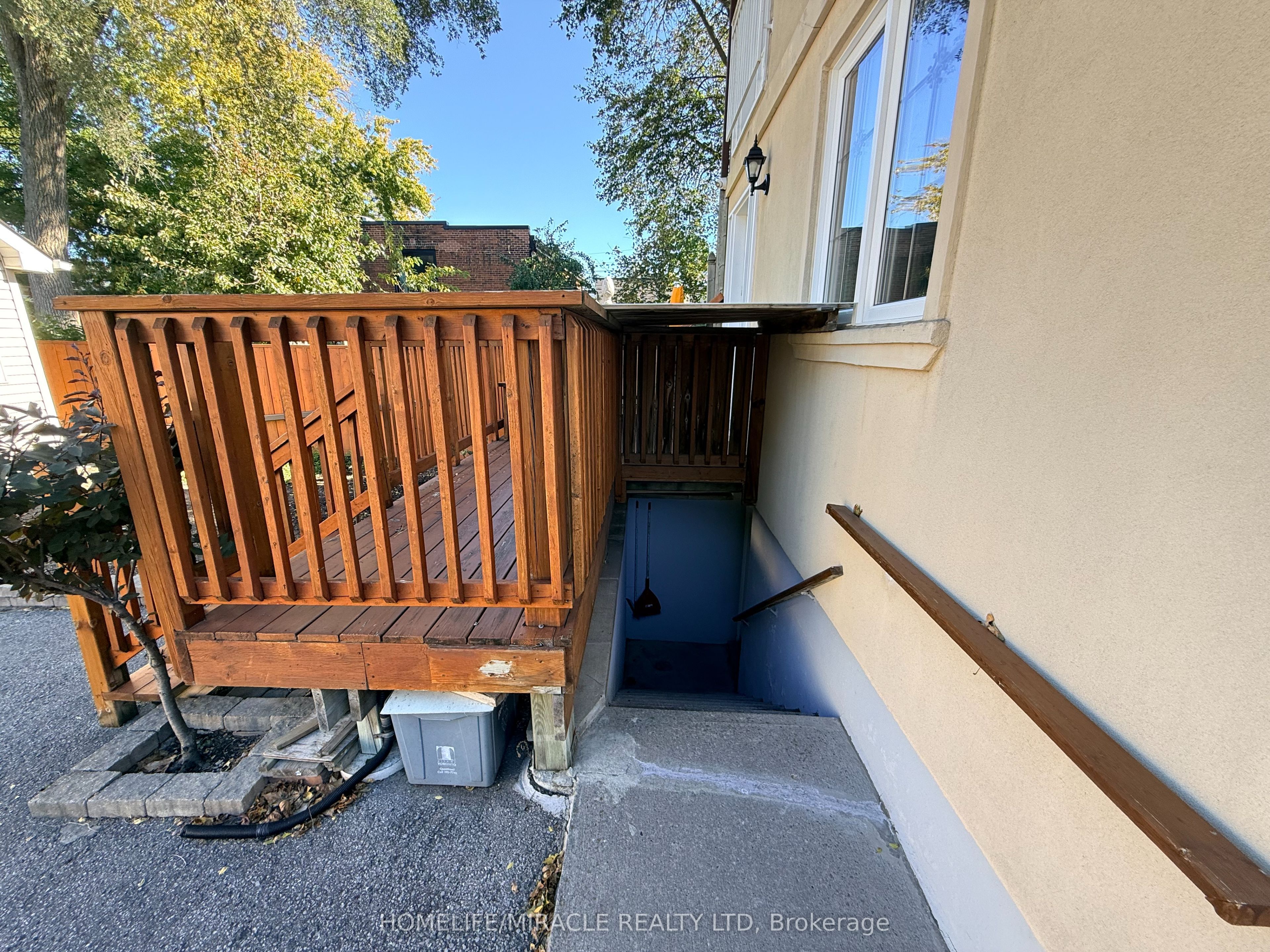228 Browning Avenue Property Photo 6