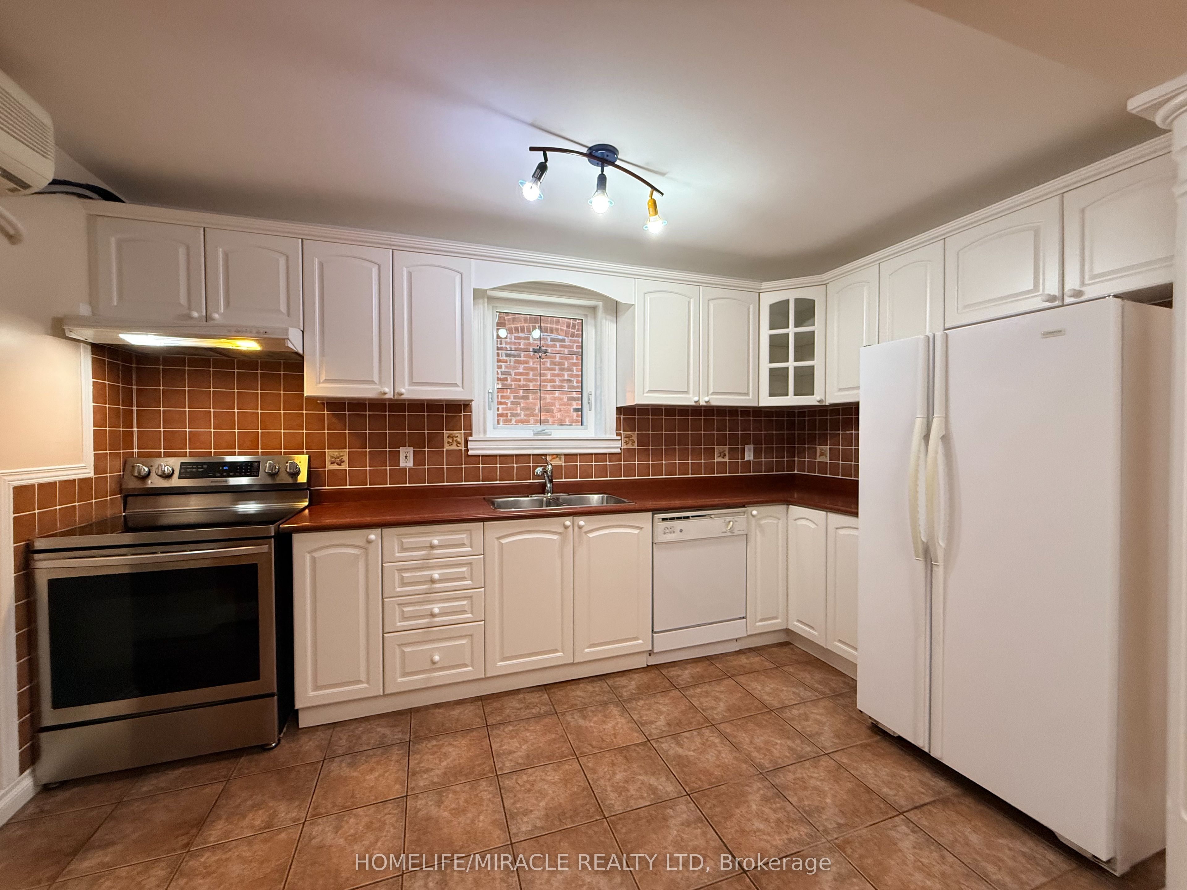 228 Browning Avenue Property Photo 15