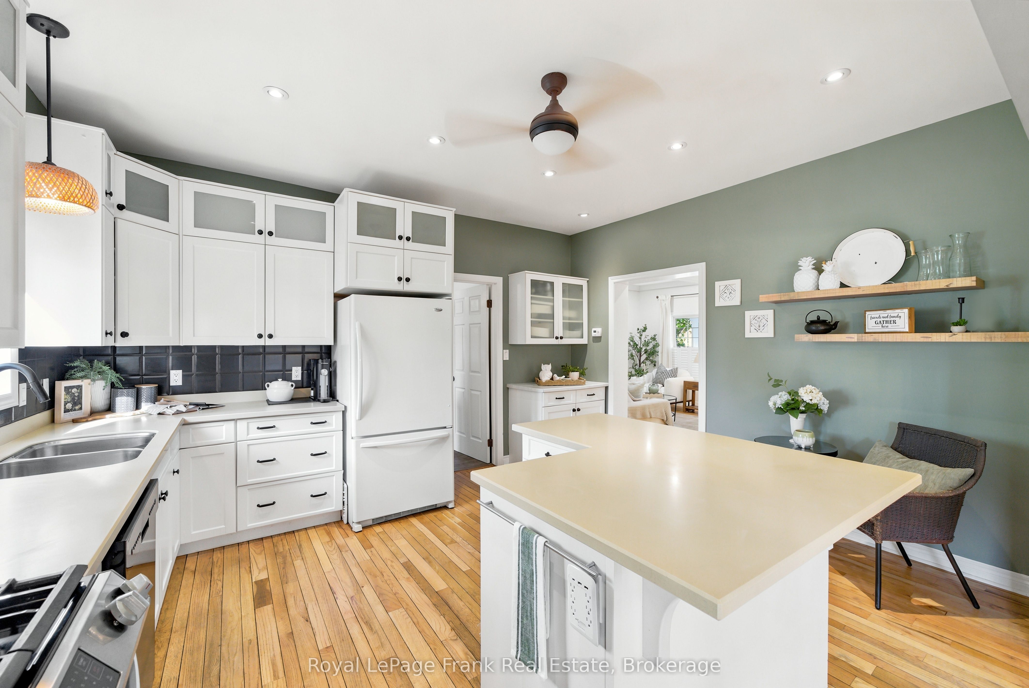 246 Cochrane Street Property Photo 11