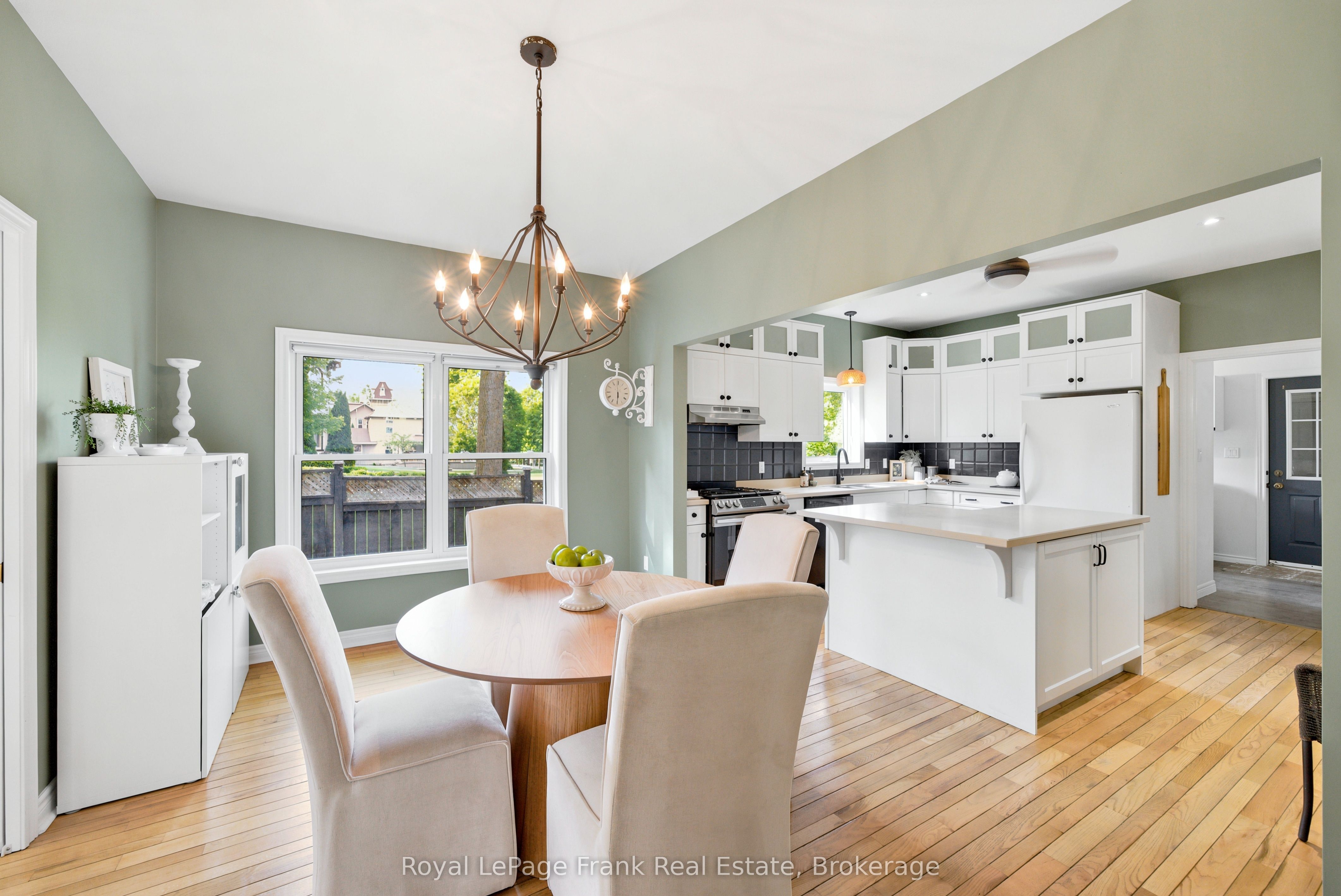 246 Cochrane Street Property Photo 18