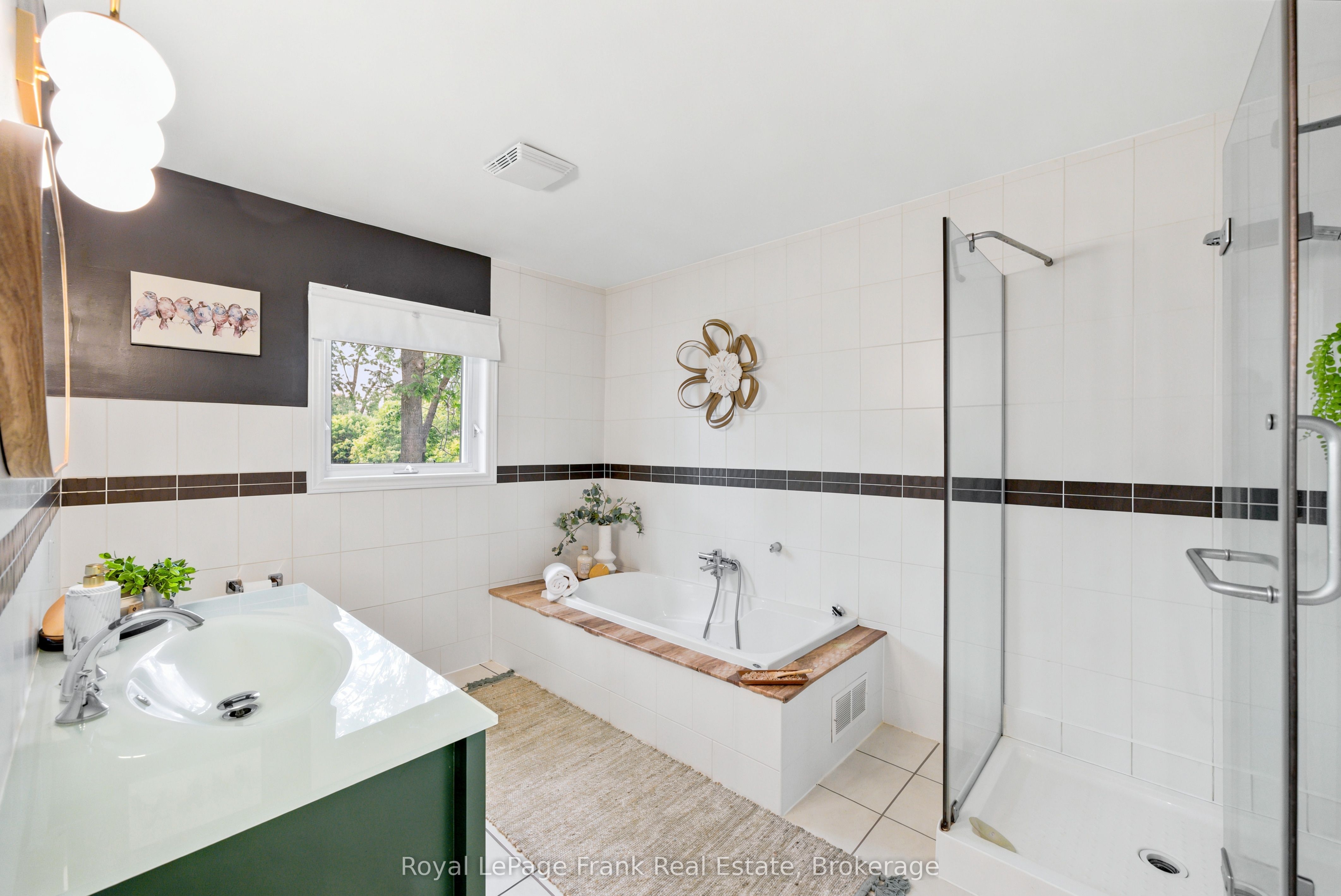 246 Cochrane Street Property Photo 30