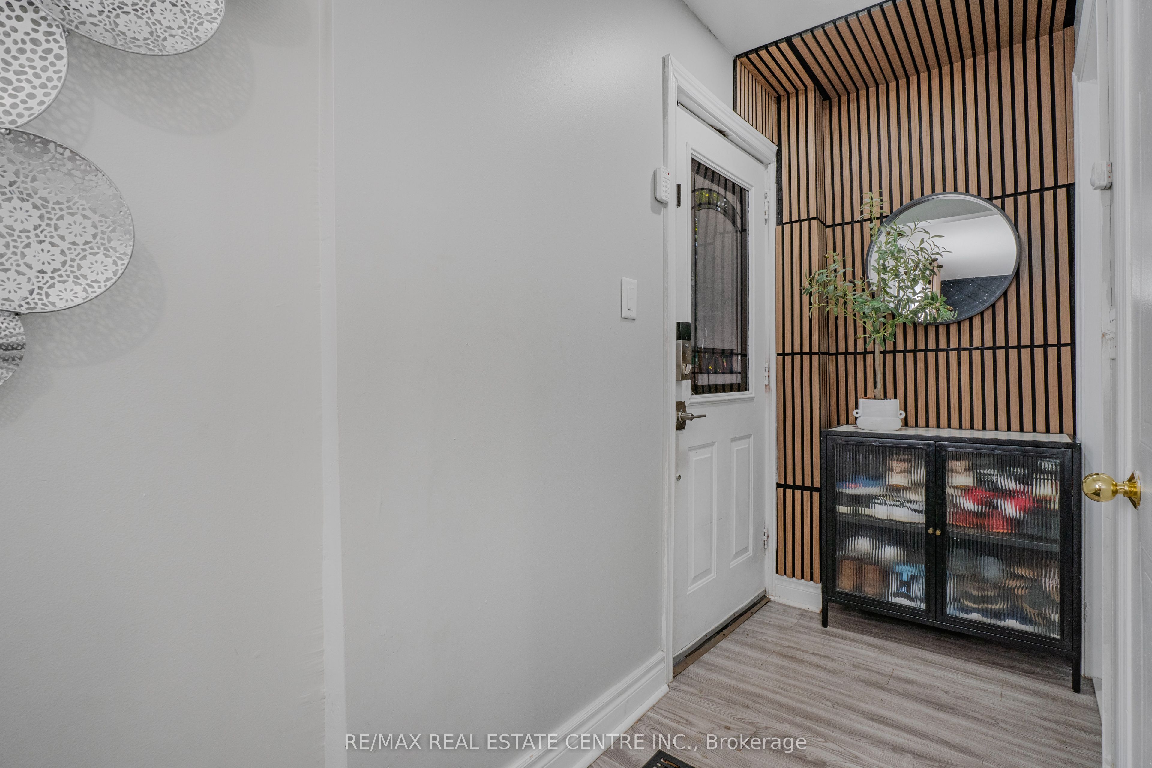 20 Brock Street Property Photo 5