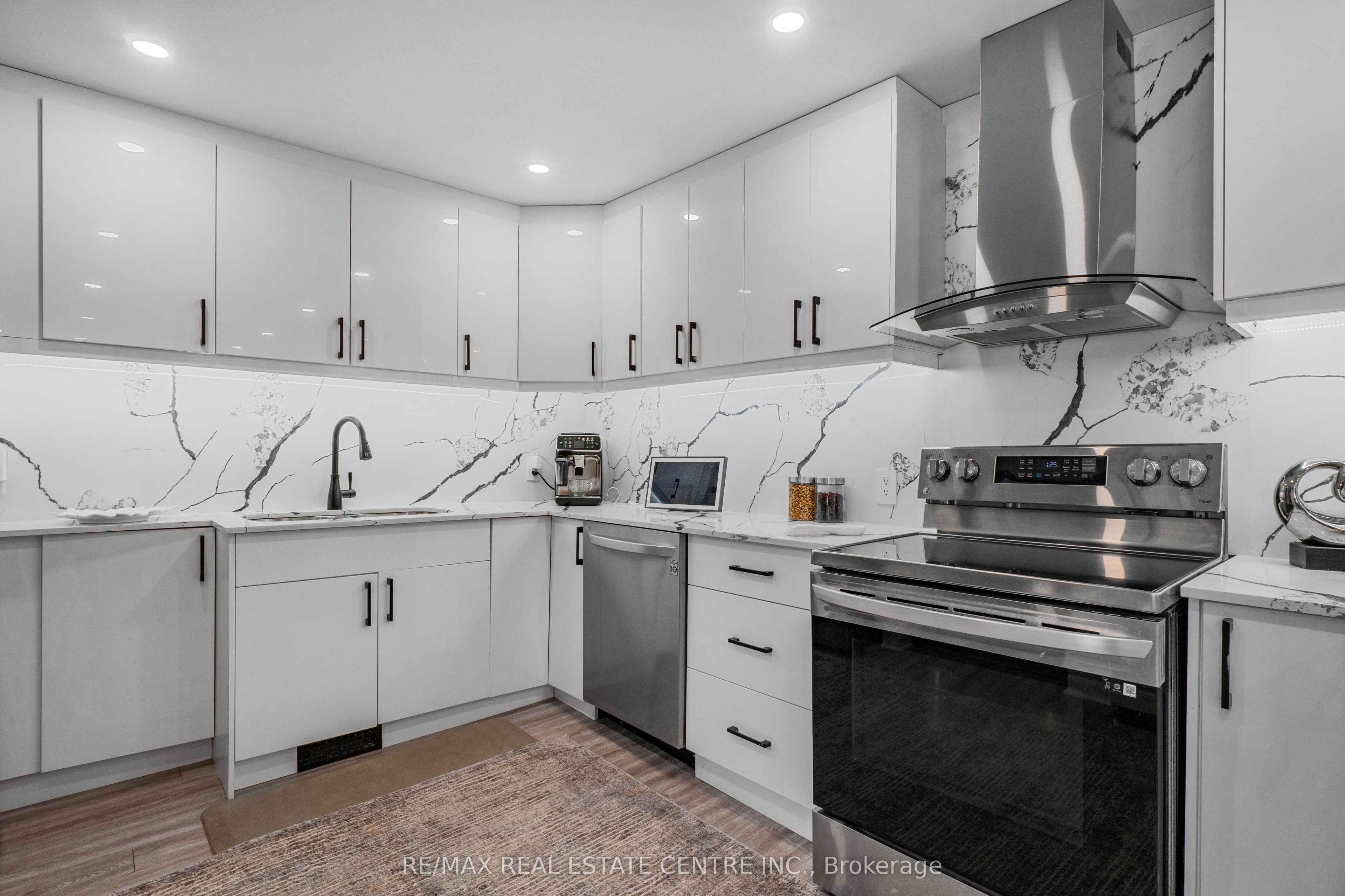 20 Brock Street Property Photo 15
