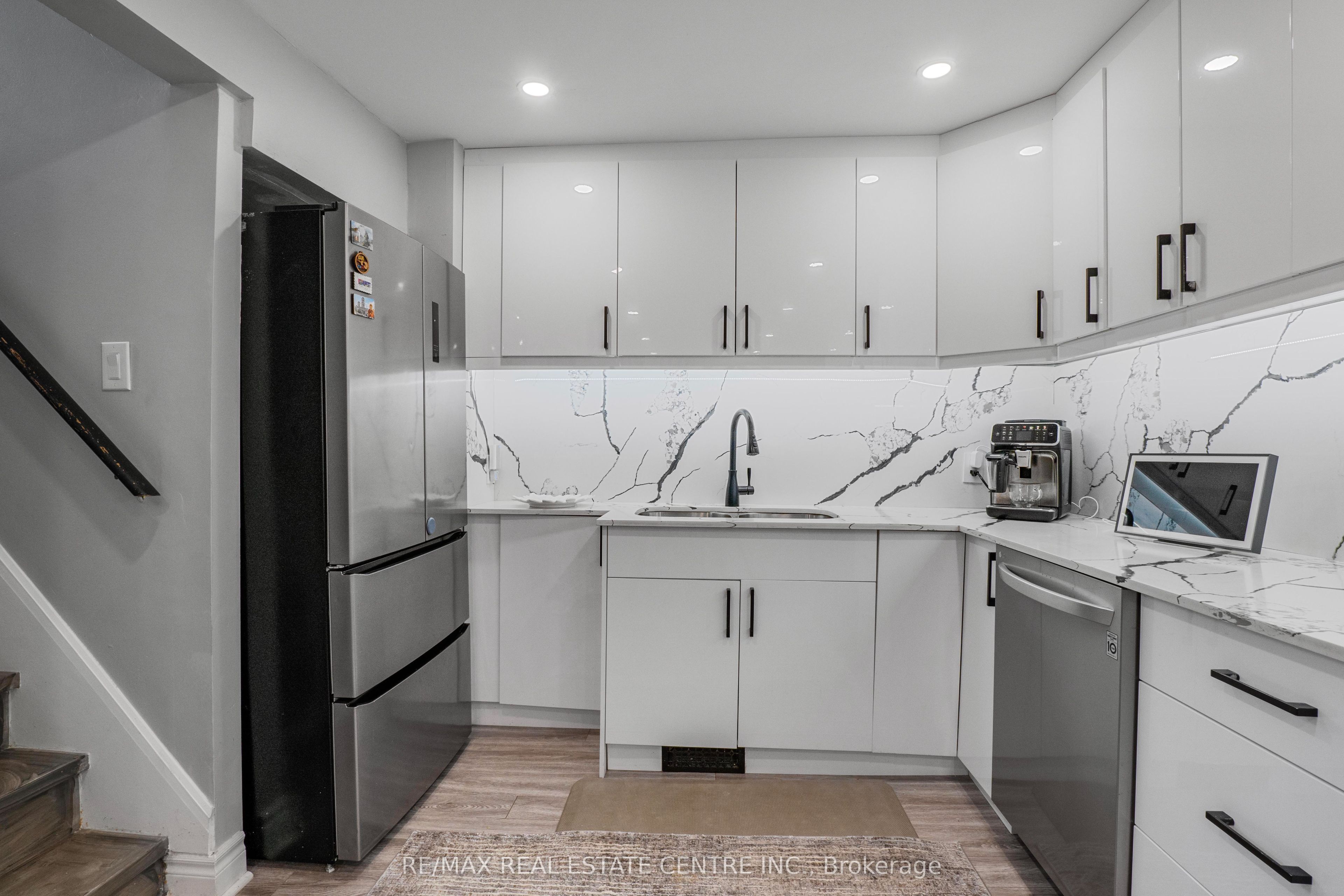 20 Brock Street Property Photo 18